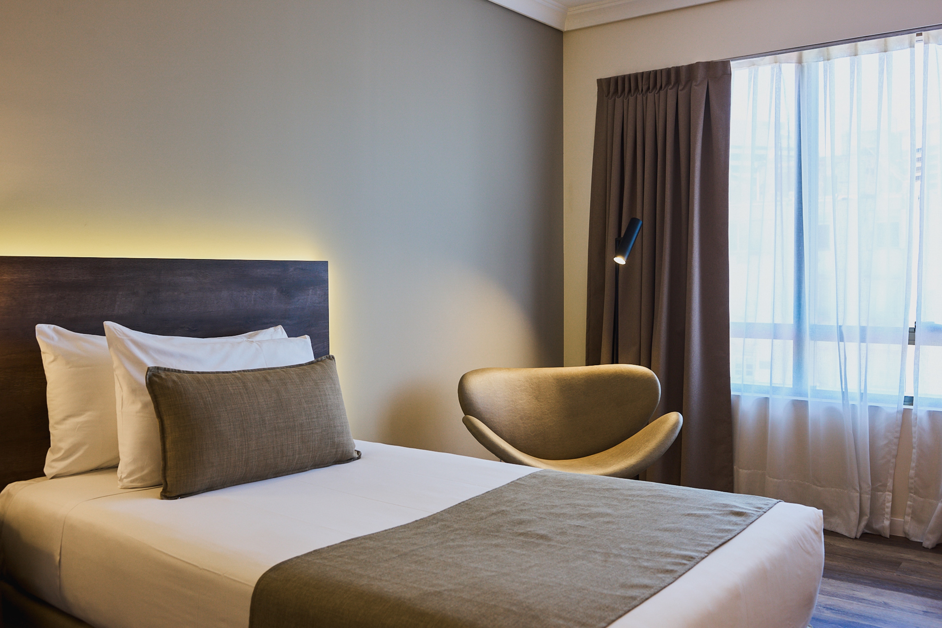 Guest room at the Dazzler by Wyndham Buenos Aires San Martin in Buenos Aires, Other than US/Canada