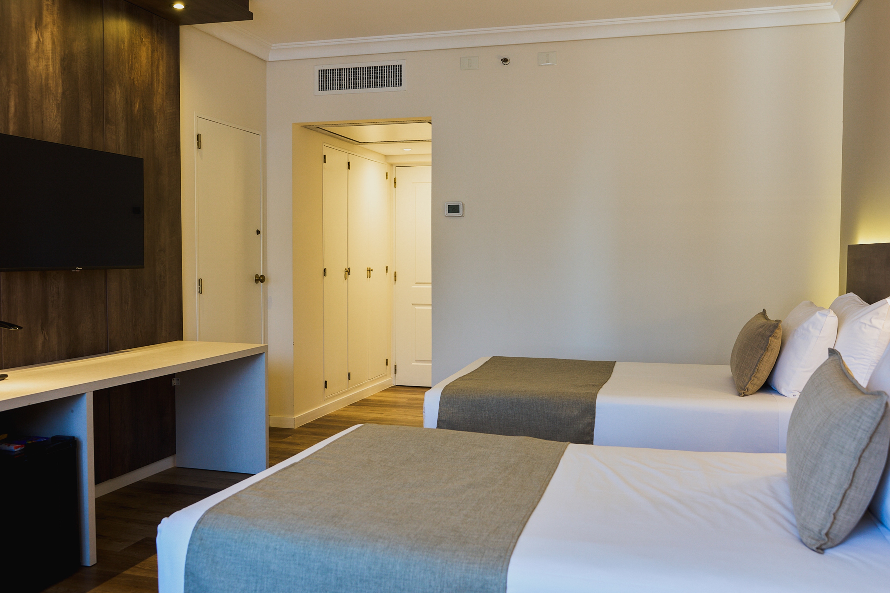 Guest room at the Dazzler by Wyndham Buenos Aires San Martin in Buenos Aires, Other than US/Canada