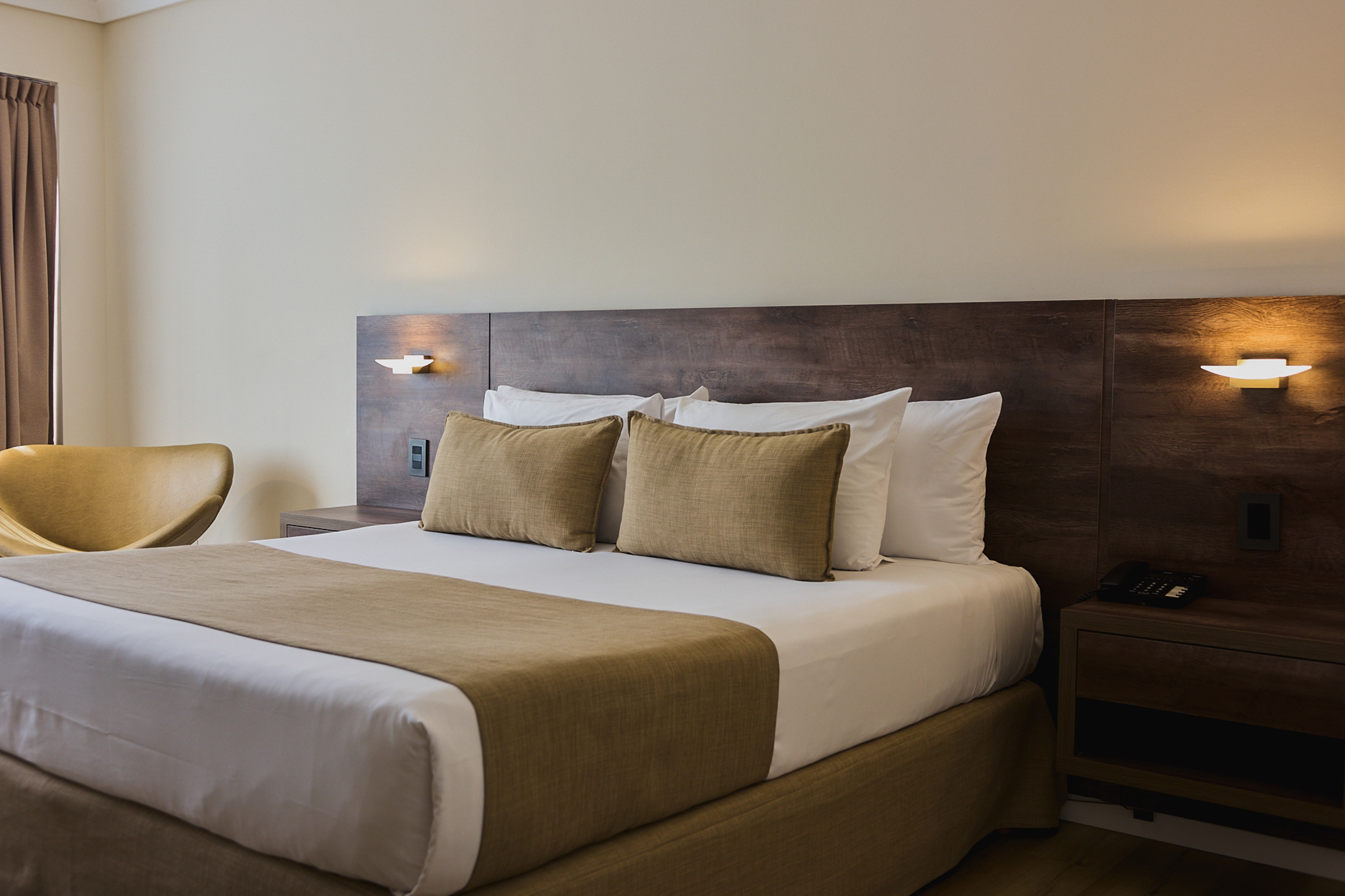 Guest room at the Dazzler by Wyndham Buenos Aires San Martin in Buenos Aires, Other than US/Canada