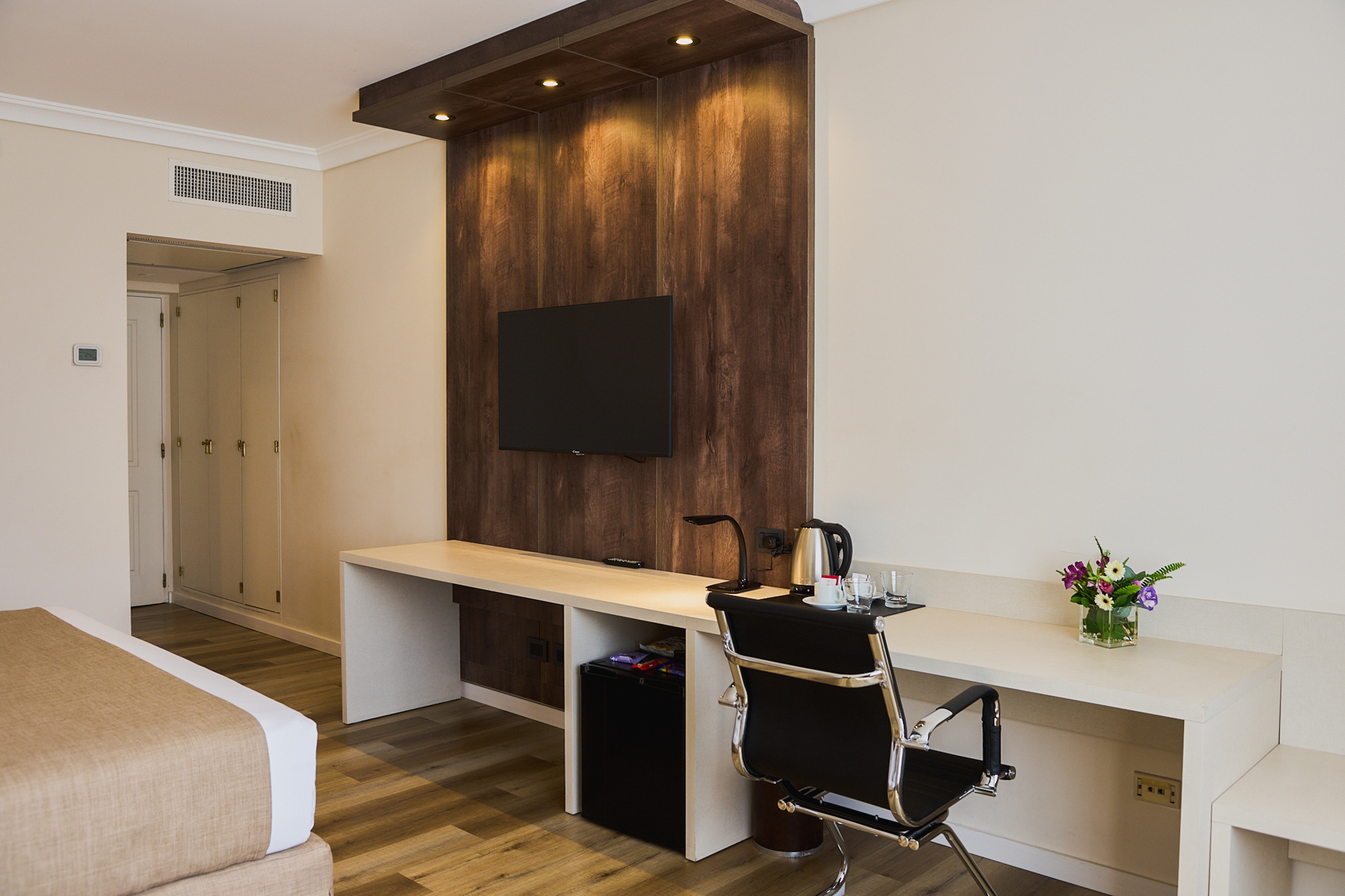 Guest room at the Dazzler by Wyndham Buenos Aires San Martin in Buenos Aires, Other than US/Canada