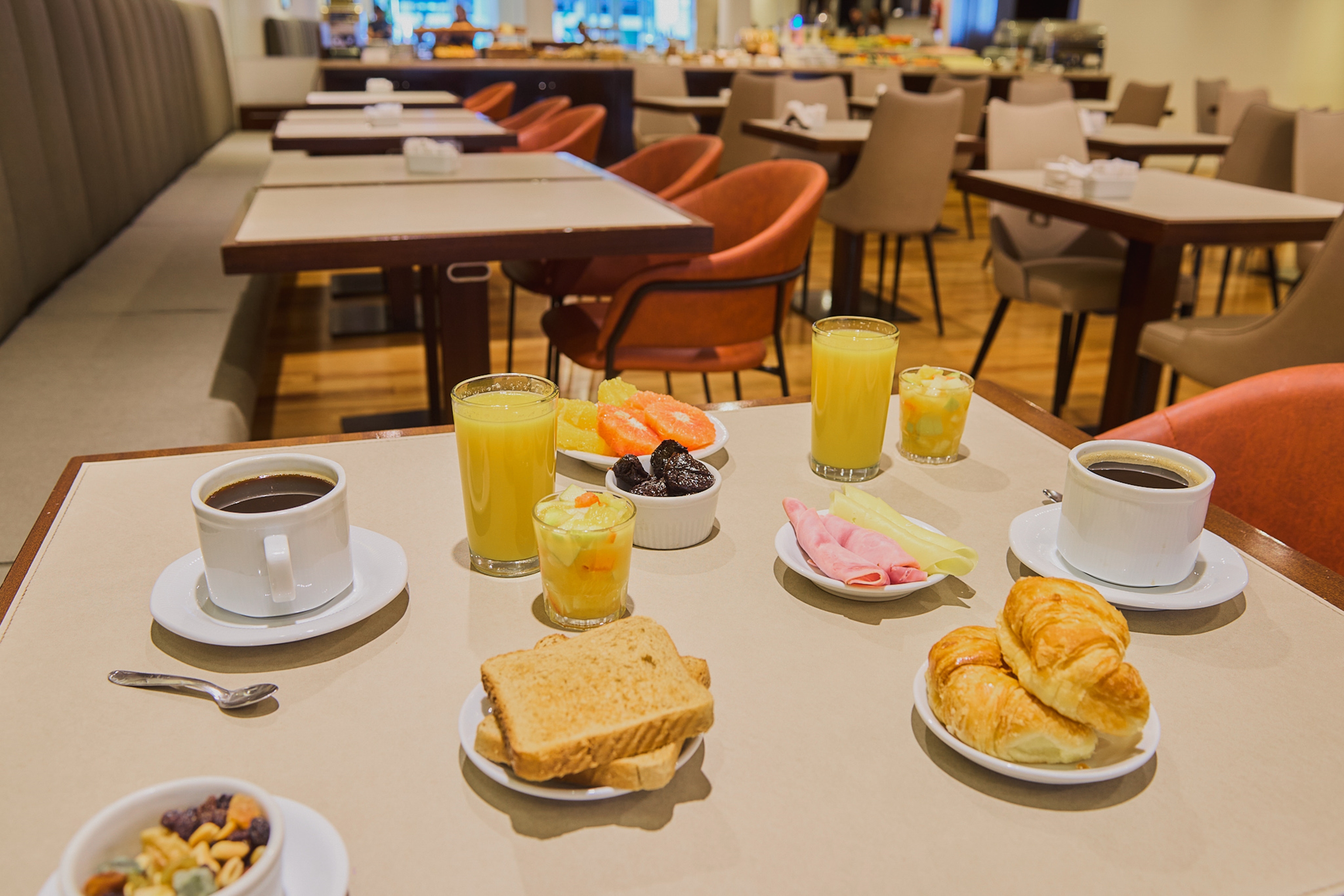 Dazzler by Wyndham Buenos Aires San Martin restaurant in Buenos Aires, Other than US/Canada