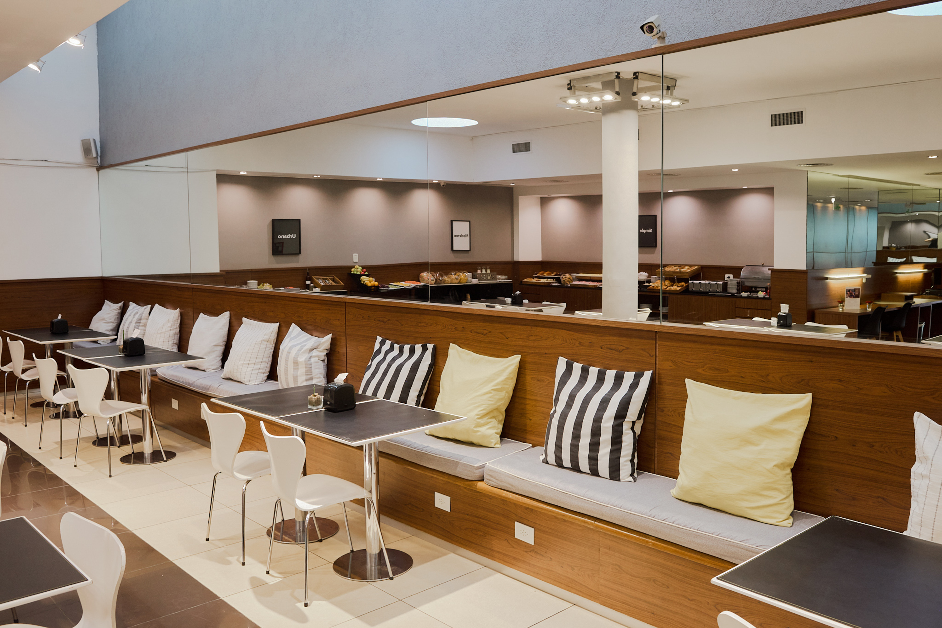 Dazzler by Wyndham Buenos Aires Maipu restaurant in Buenos Aires, Other than US/Canada