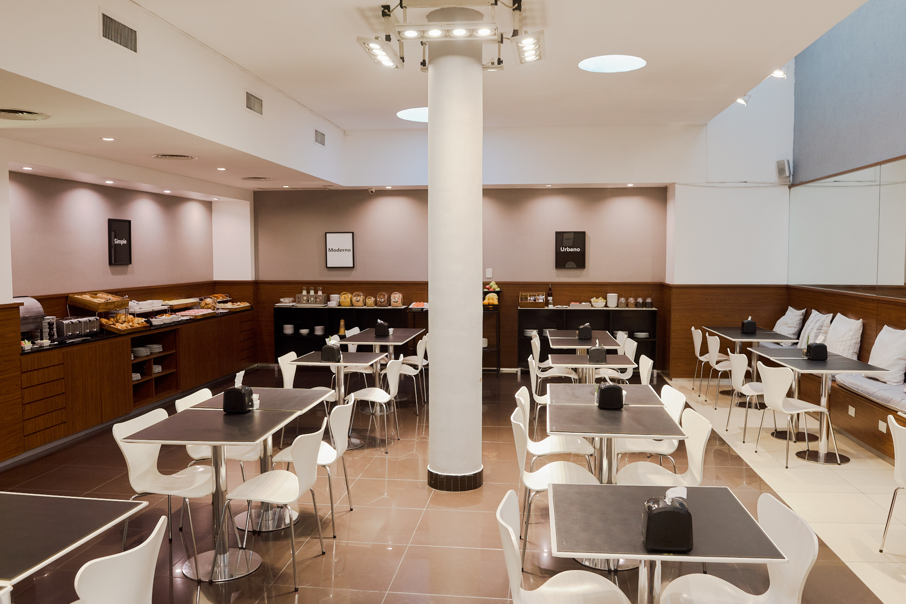 Dazzler by Wyndham Buenos Aires Maipu restaurant in Buenos Aires, Other than US/Canada