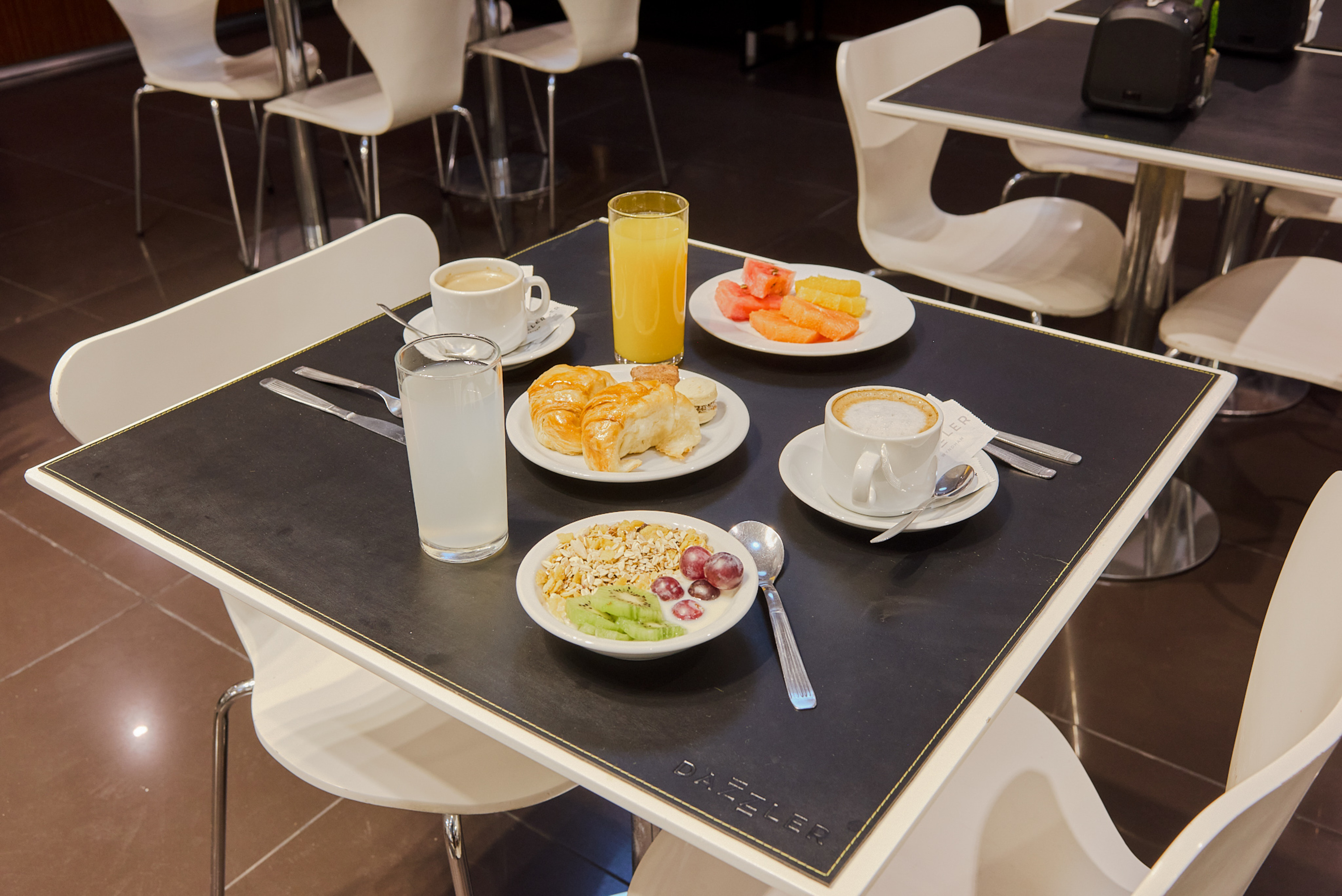 Dazzler by Wyndham Buenos Aires Maipu restaurant in Buenos Aires, Other than US/Canada