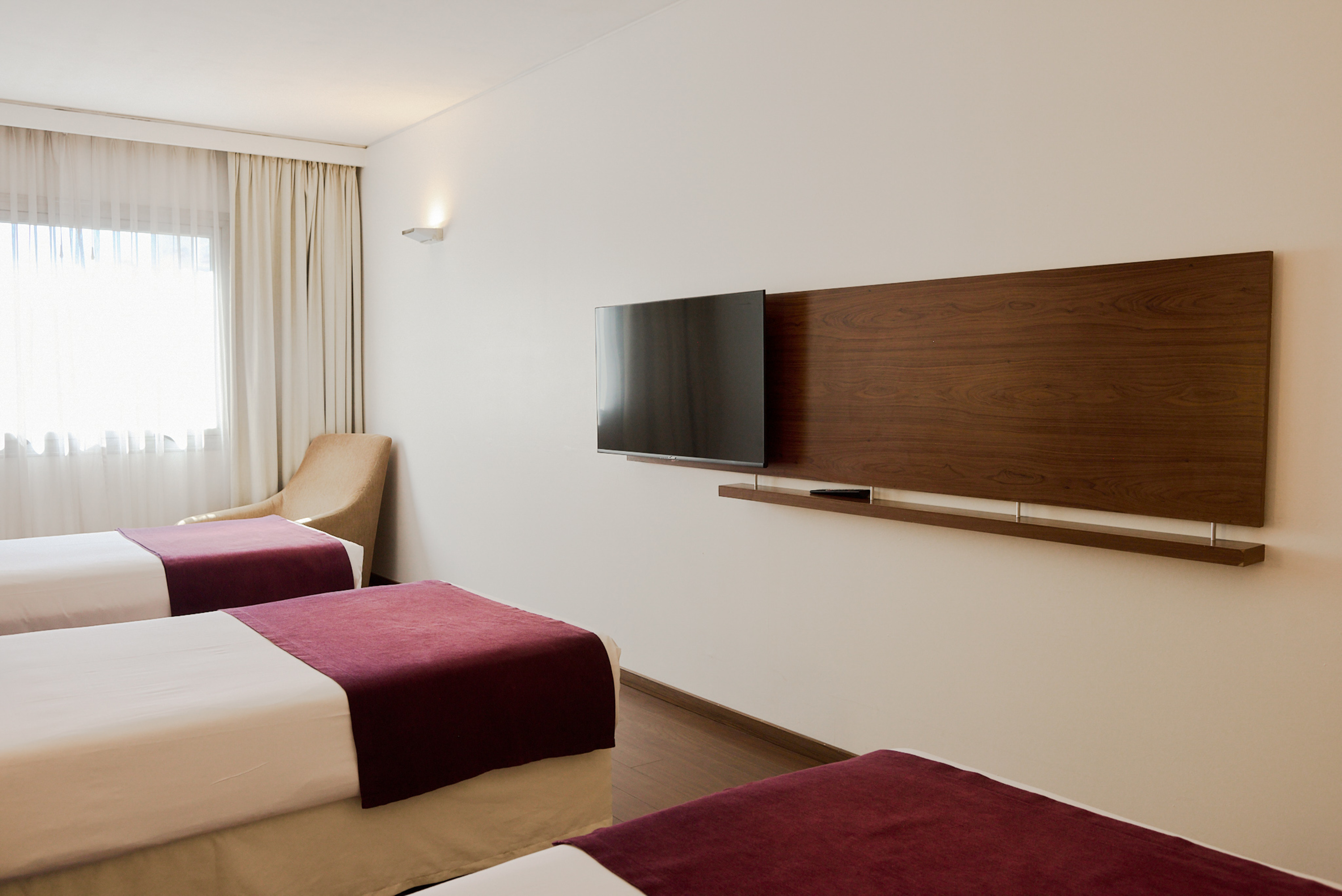 Guest room at the Dazzler by Wyndham Buenos Aires Maipu in Buenos Aires, Other than US/Canada