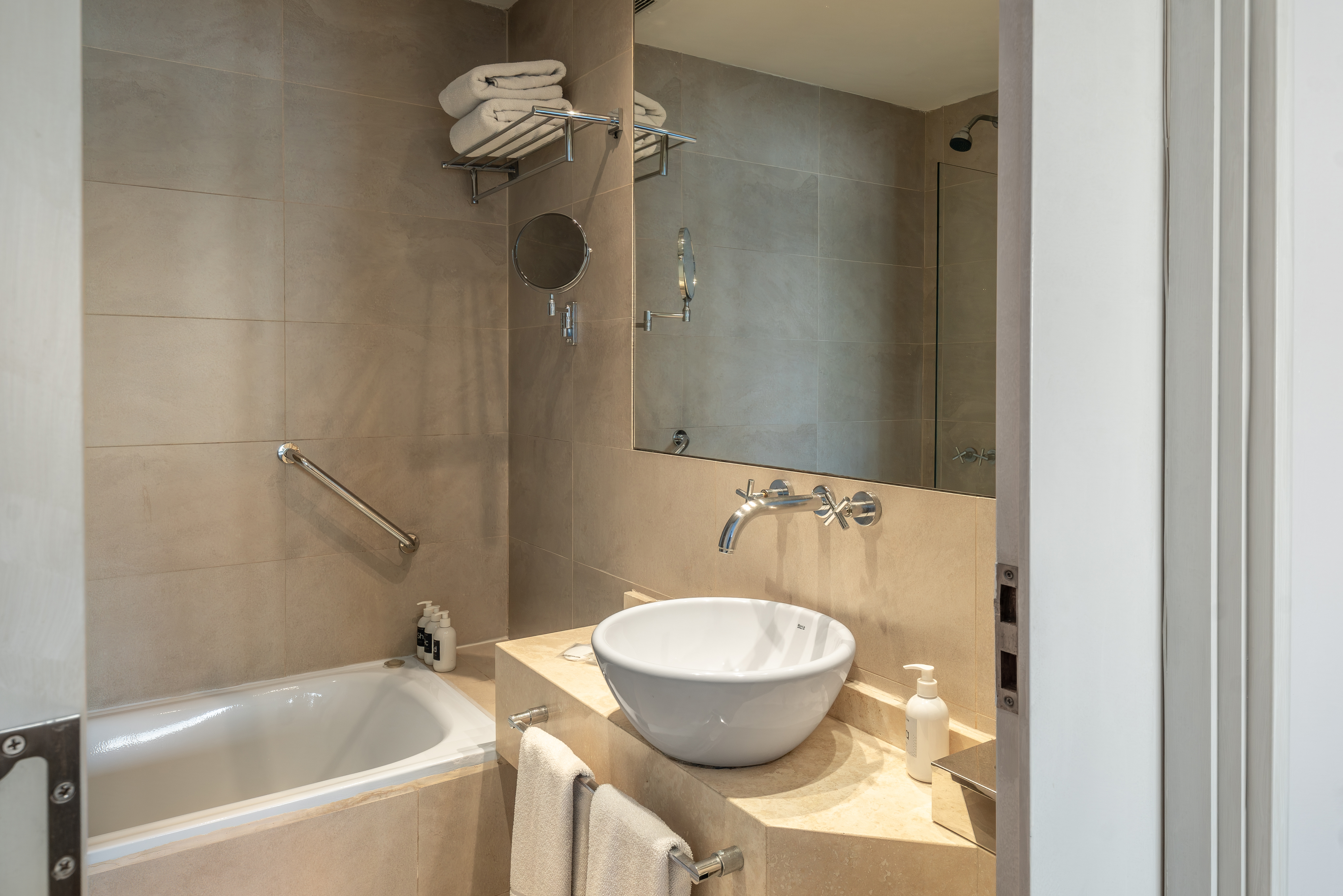 Guest room bath at the Dazzler by Wyndham Buenos Aires Recoleta in Buenos Aires, Other than US/Canada