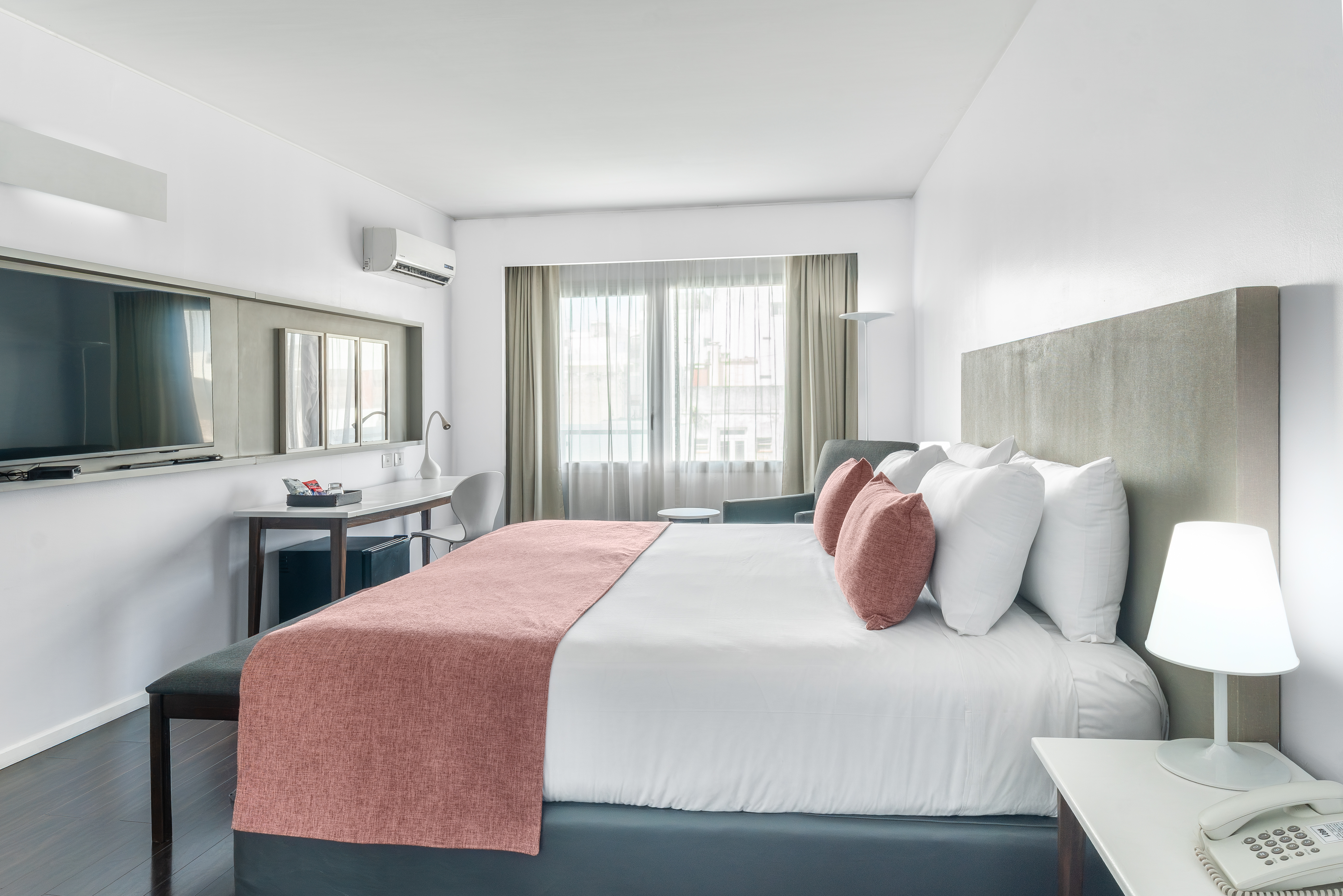 Guest room at the Dazzler by Wyndham Buenos Aires Recoleta in Buenos Aires, Other than US/Canada