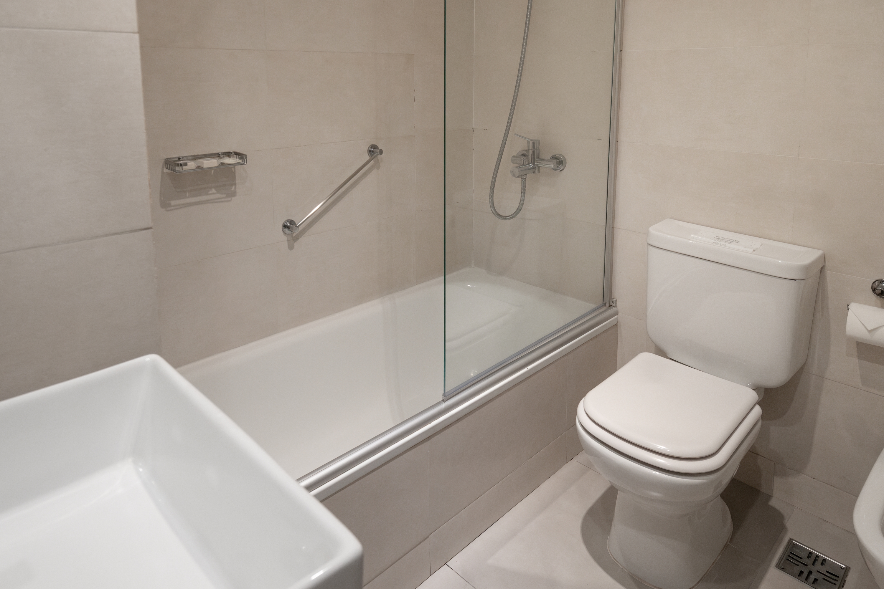 Guest room bath at the Dazzler by Wyndham Buenos Aires Polo in Buenos Aires, Other than US/Canada