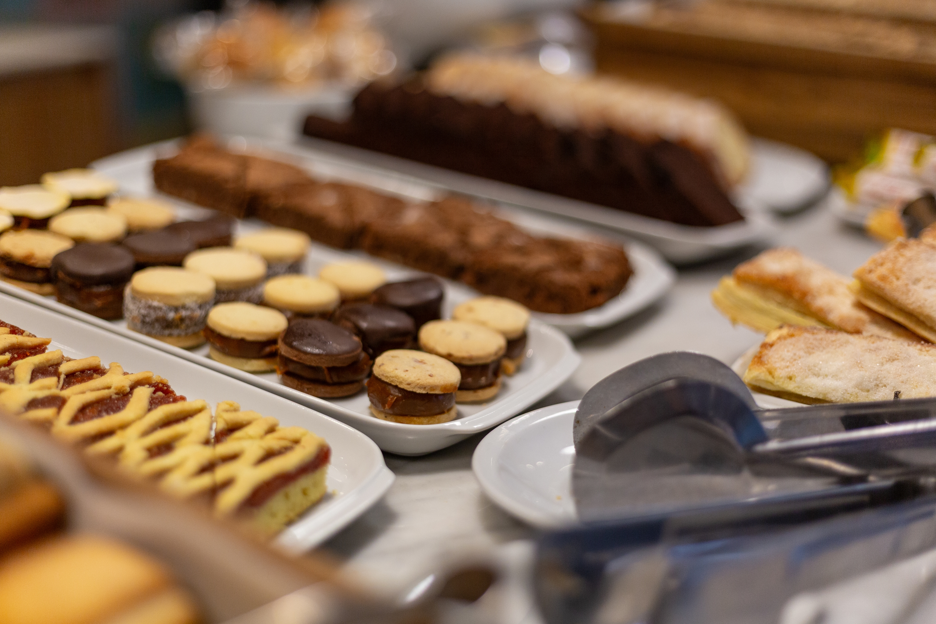 Dazzler by Wyndham Buenos Aires Polo restaurant in Buenos Aires, Other than US/Canada