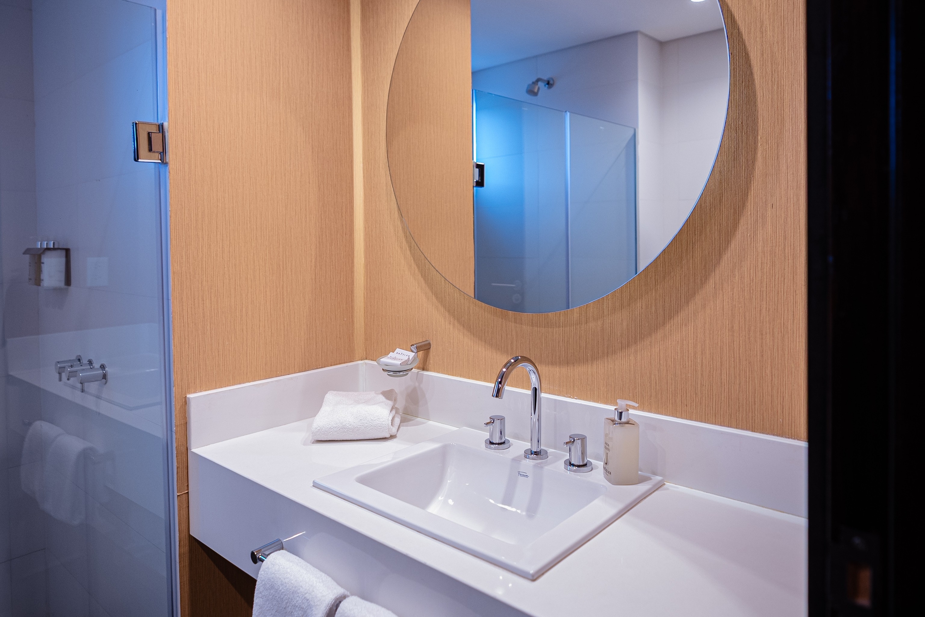 Guest room bath at the Dazzler by Wyndham Salta in Salta, Other than US/Canada