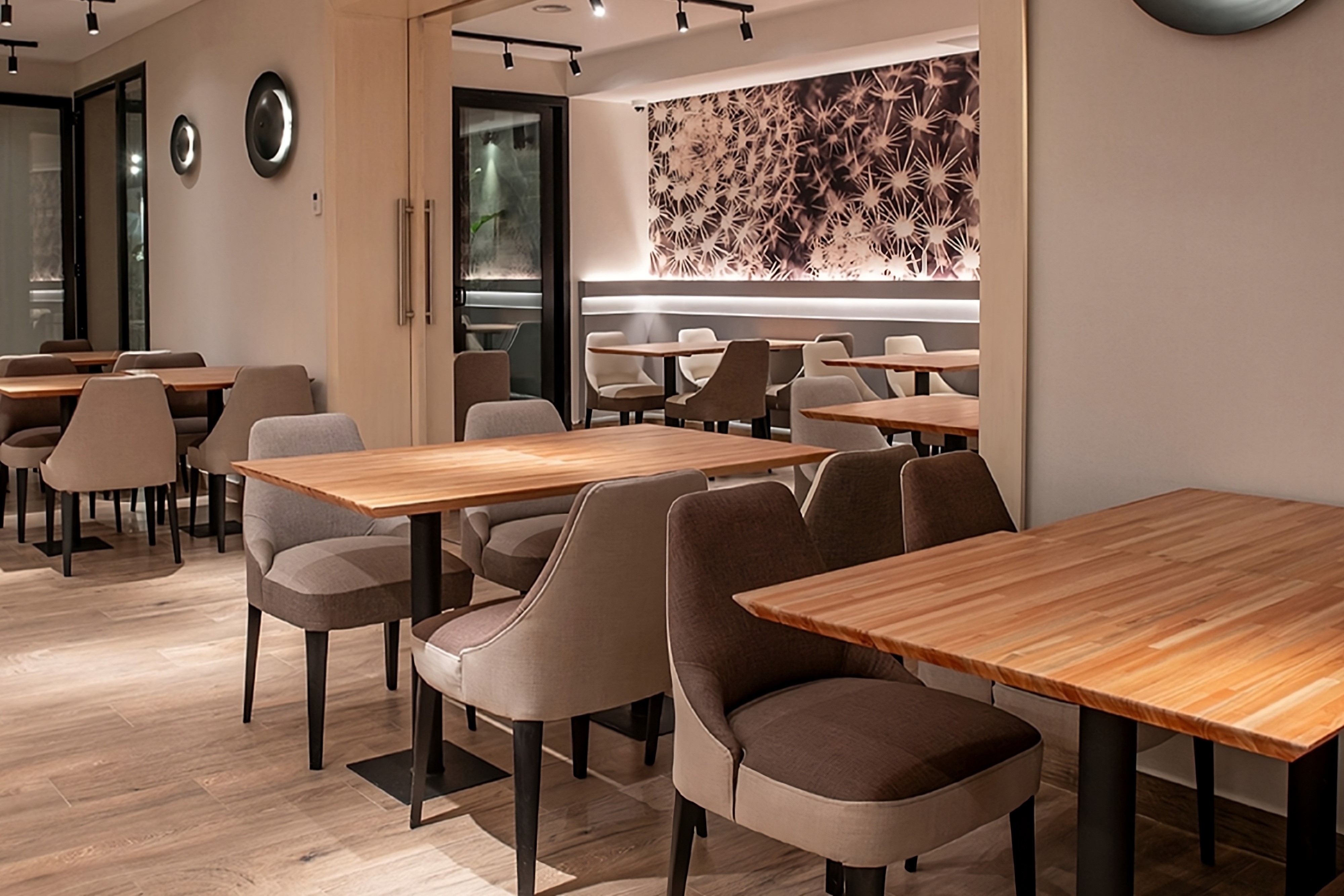 Dazzler by Wyndham Salta restaurant in Salta, Other than US/Canada