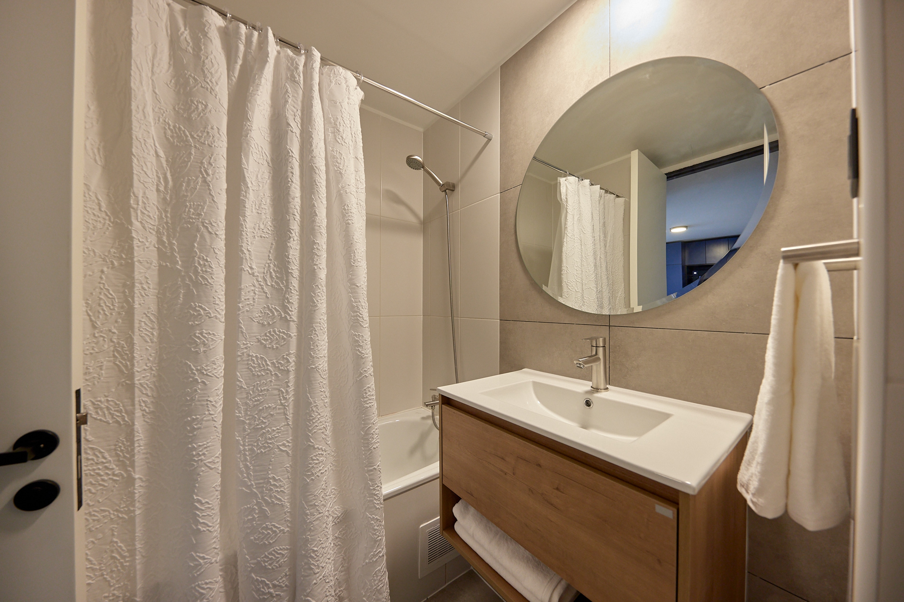 Guest room bath at the Dazzler Residences by Wyndham Santiago Las Condes in Santiago, Other than US/Canada