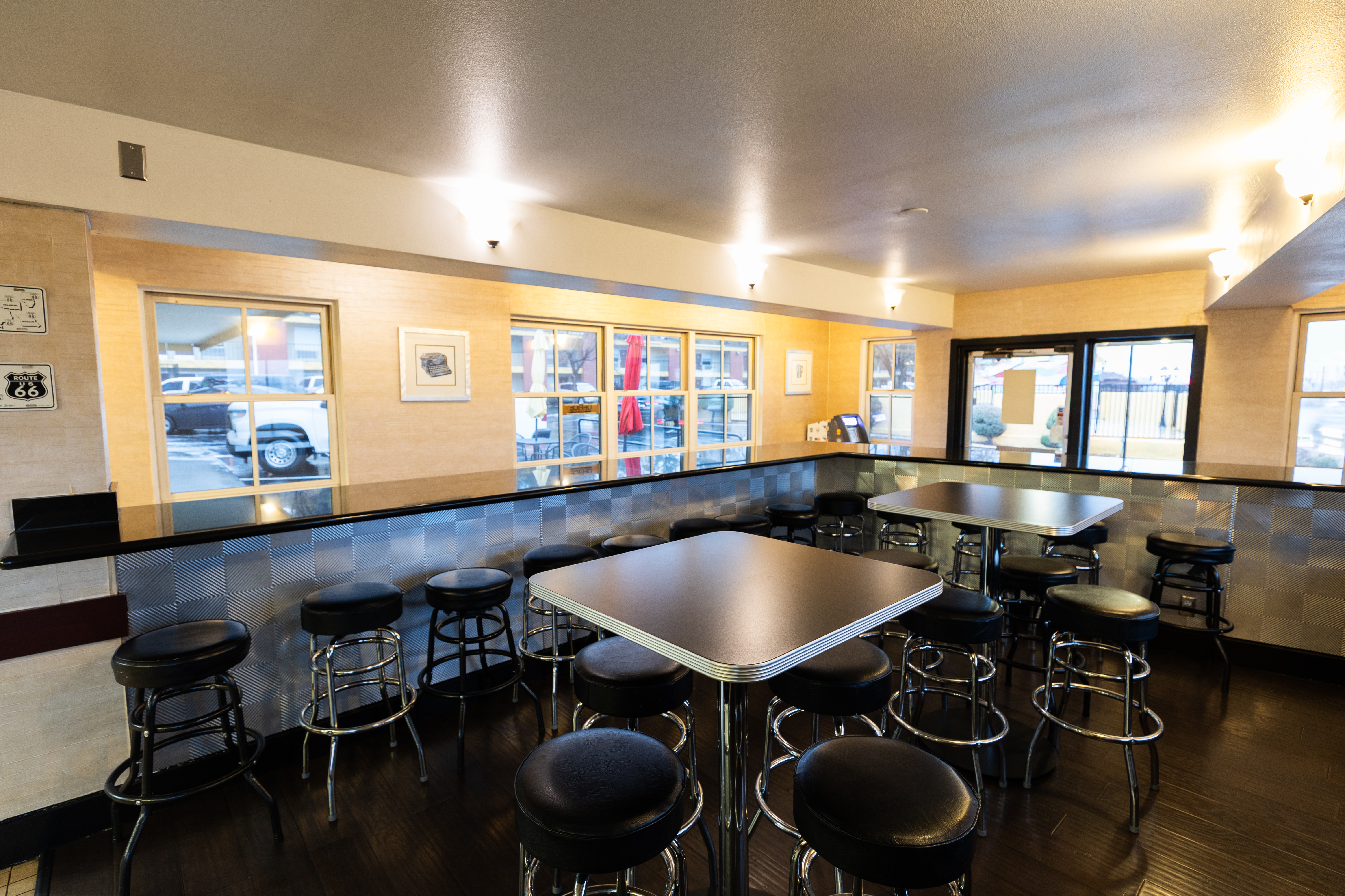 Kings House Motor Hotel, a Dazzler Select by Wyndham restaurant in Flagstaff, Arizona