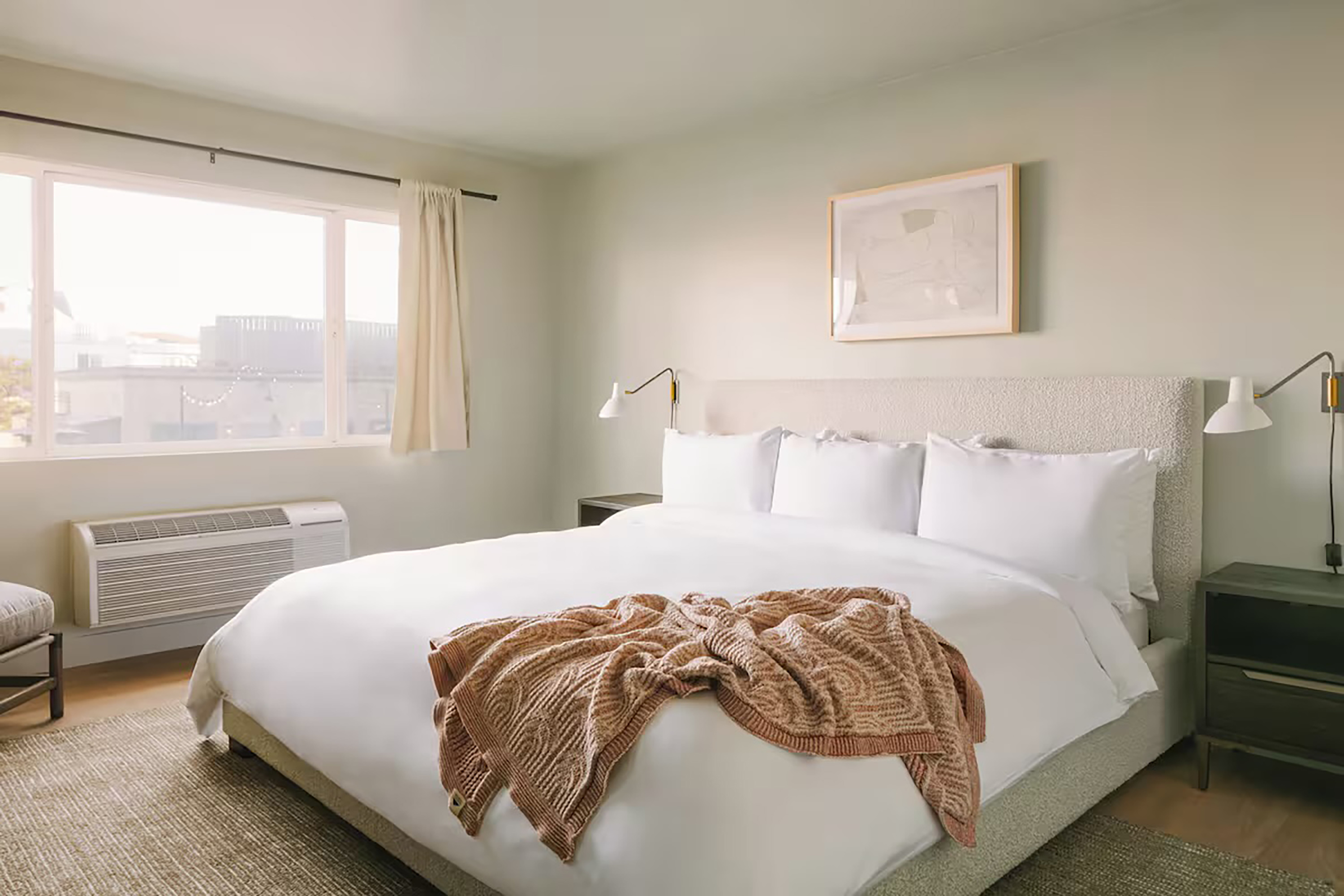 Guest room at the Hotel Solarena Newport Beach, a Dazzler Select by Wyndham in Newport Beach, California