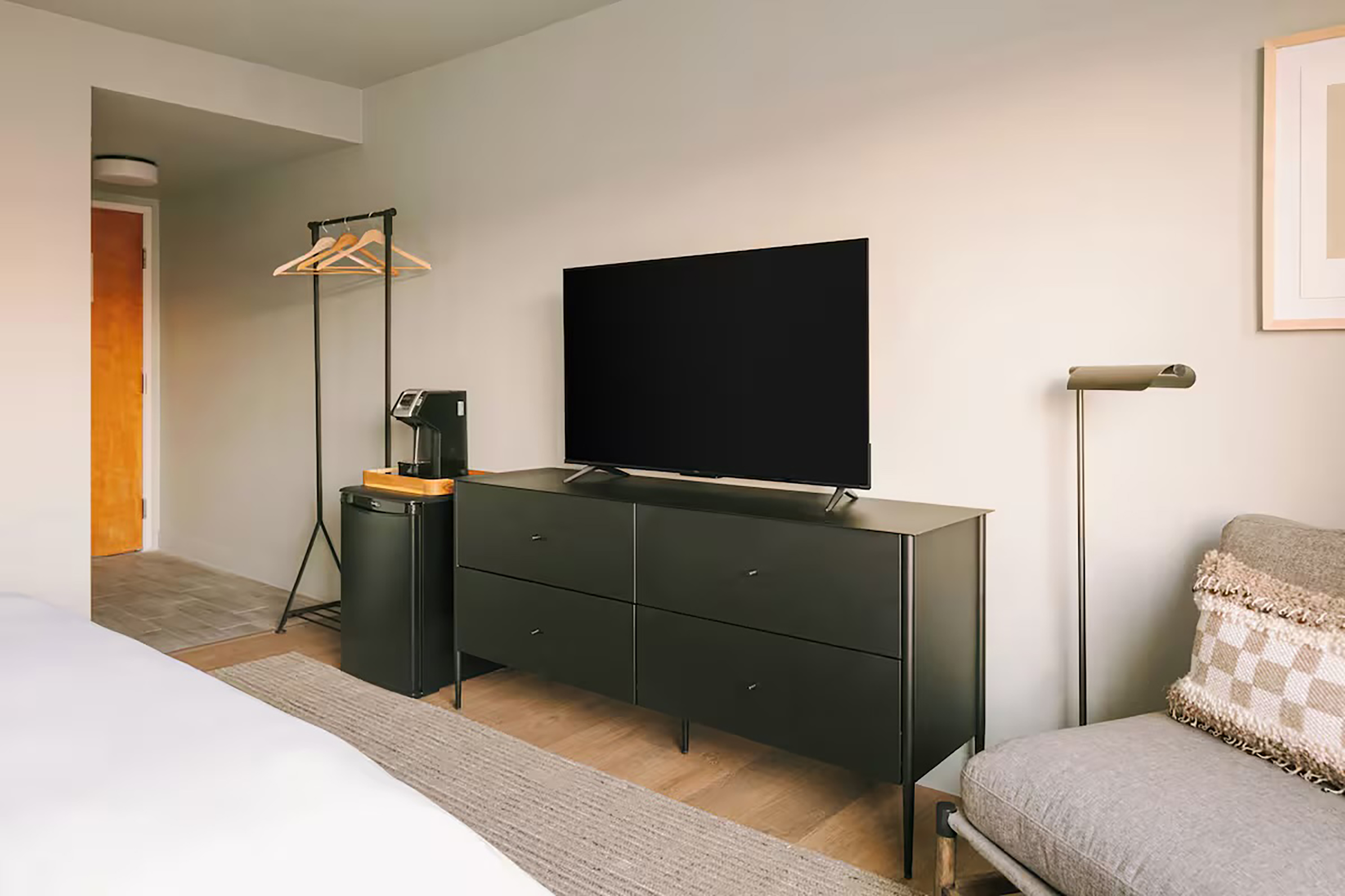 Guest room at the Hotel Solarena Newport Beach, a Dazzler Select by Wyndham in Newport Beach, California