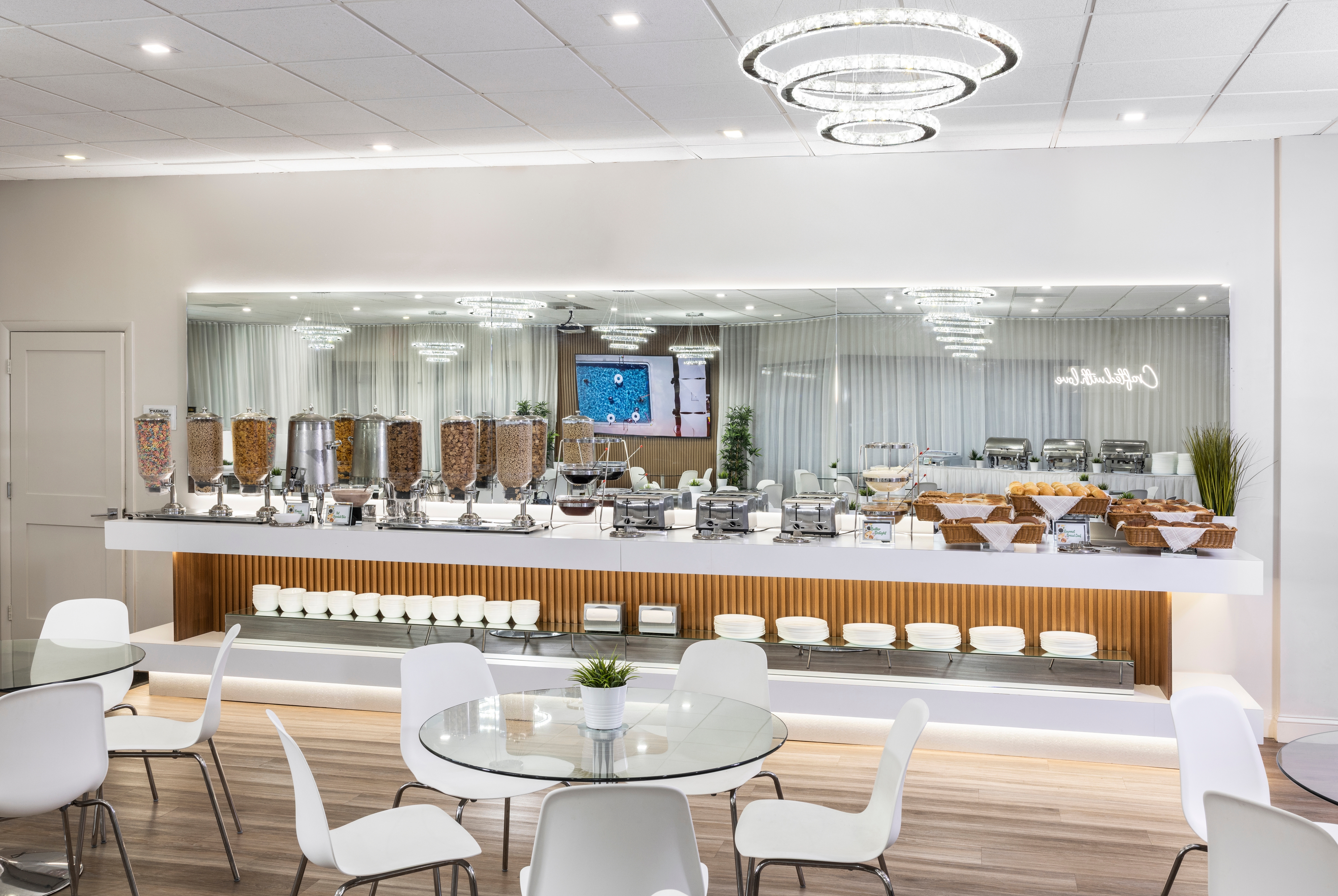 Magic Moment Resort & Kids Club, Dazzler Select by Wyndham restaurant breakfast area with seating in Kissimmee, Florida
