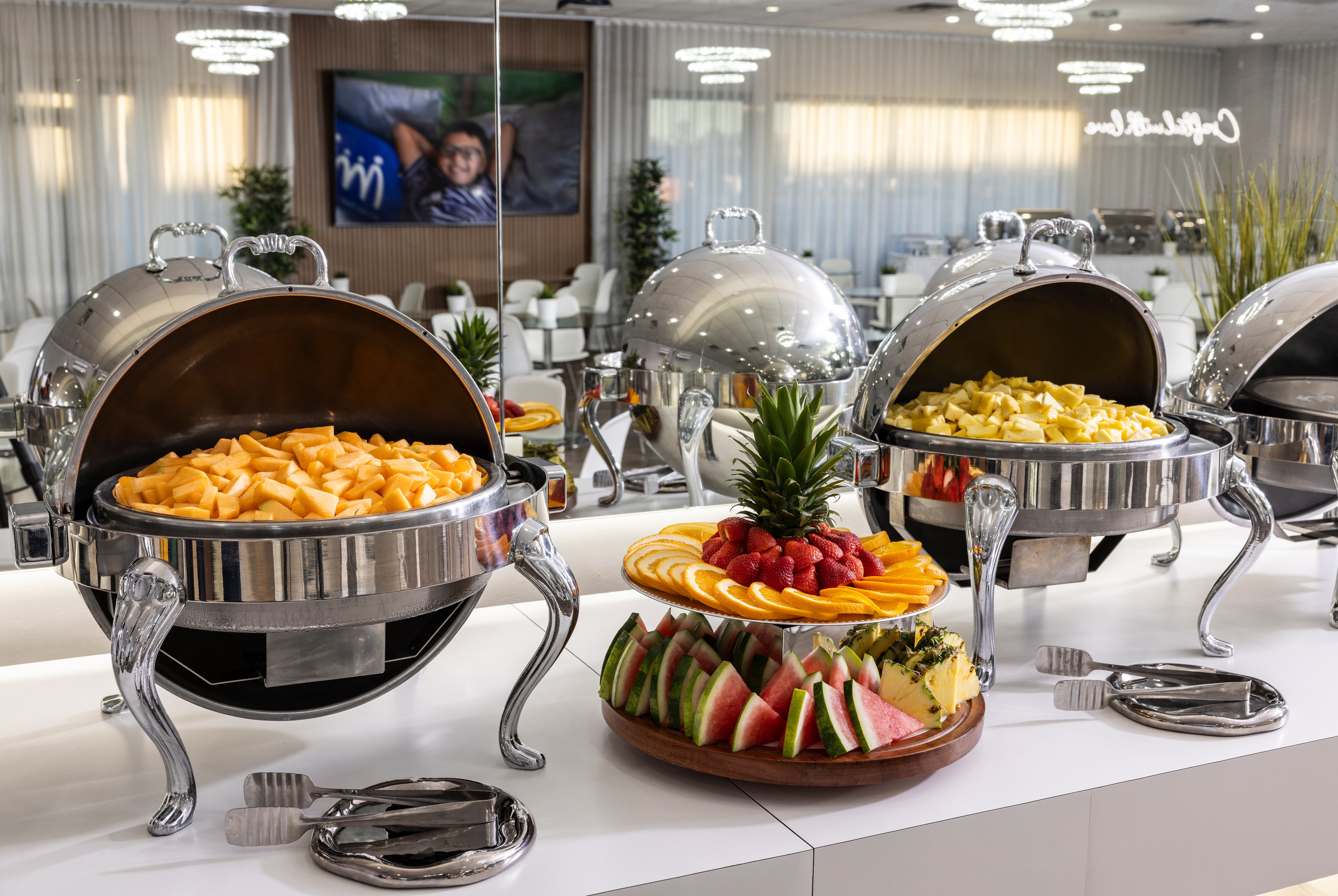 Magic Moment Resort & Kids Club, Dazzler Select by Wyndham restaurant breakfast area close up in Kissimmee, Florida