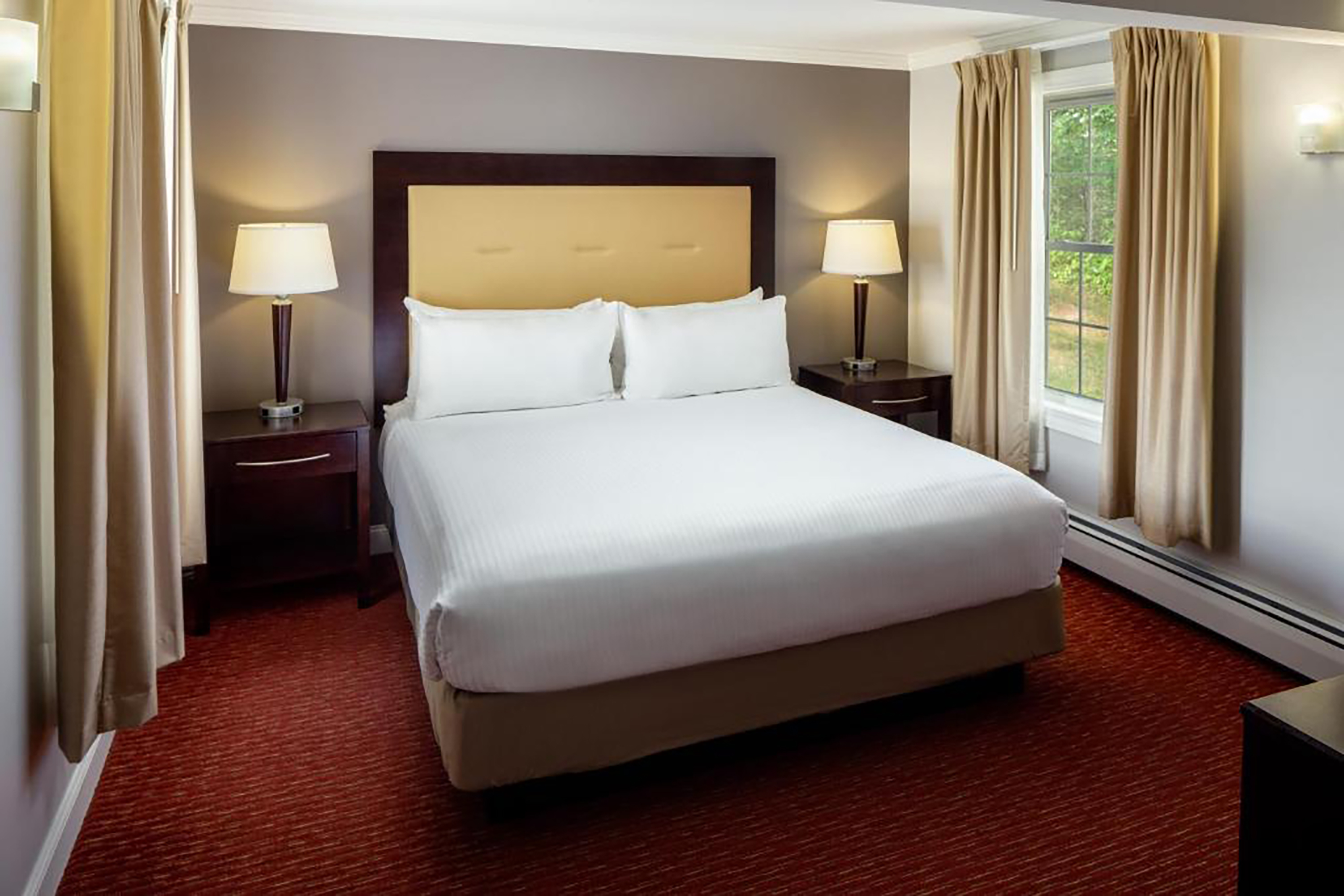Guest room at the Golden Gables Inn, Dazzler Select by Wyndham in North Conway, New Hampshire