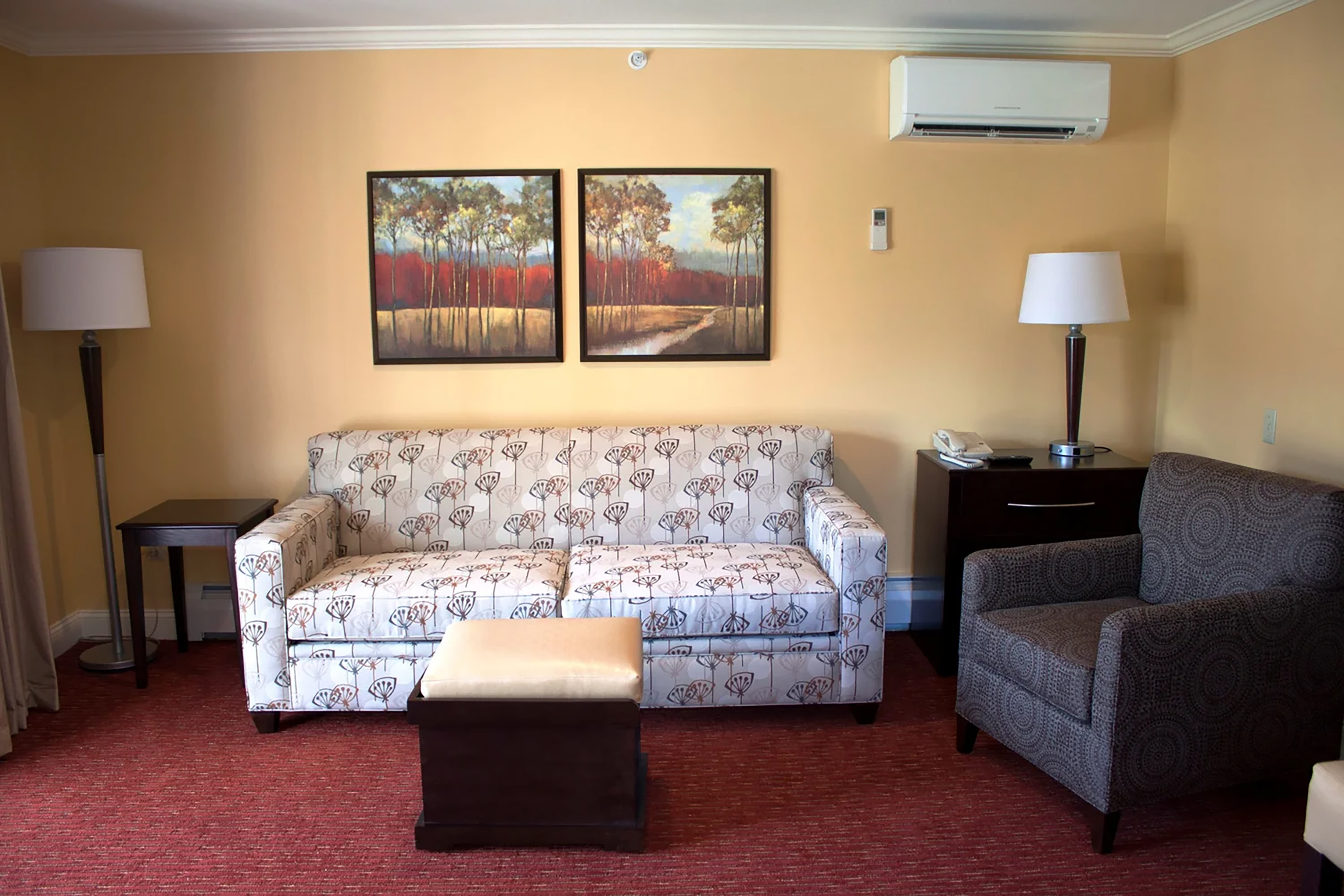 Guest room at the Golden Gables Inn, Dazzler Select by Wyndham in North Conway, New Hampshire