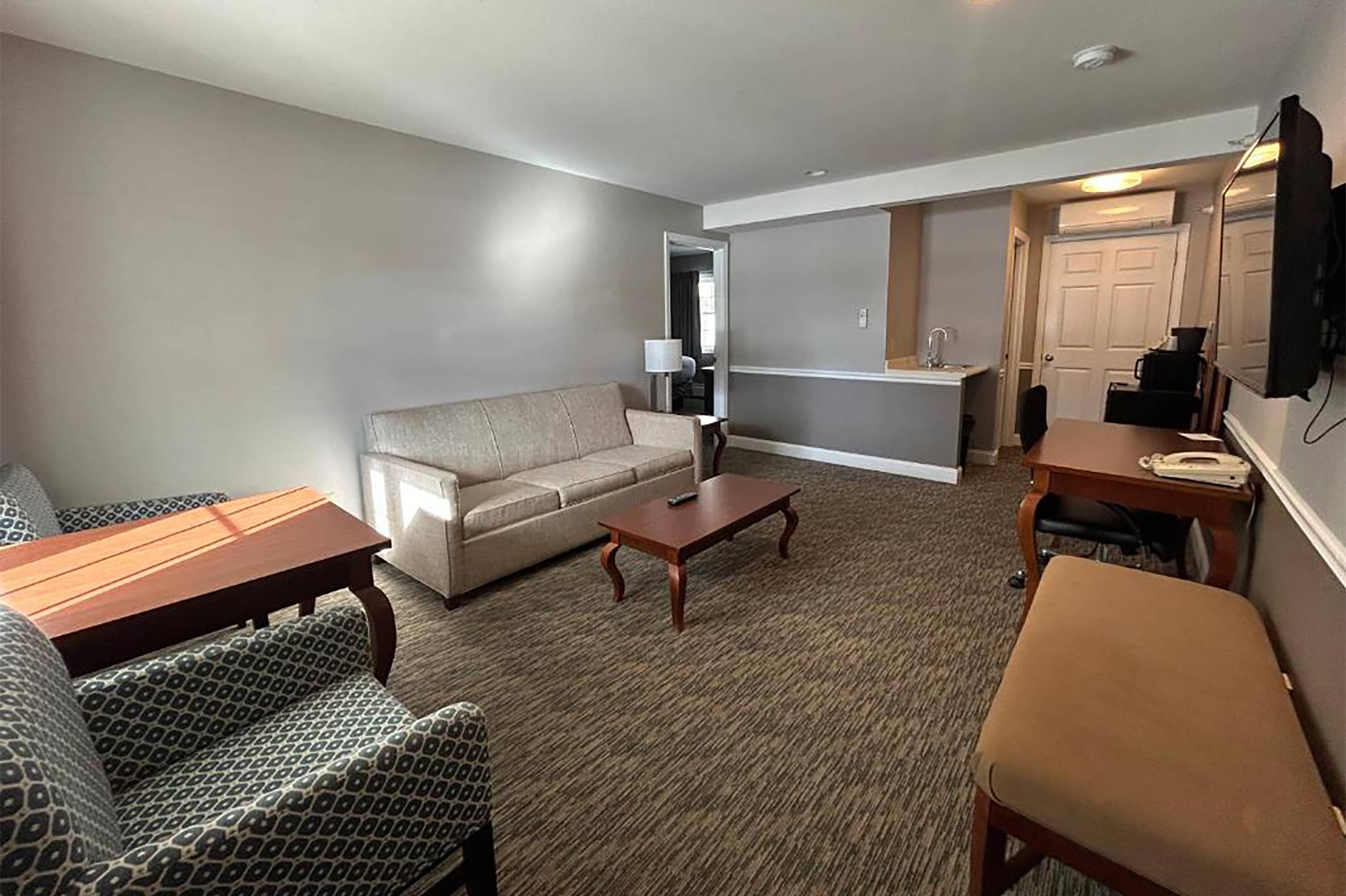 Guest room at the Golden Gables Inn, Dazzler Select by Wyndham in North Conway, New Hampshire