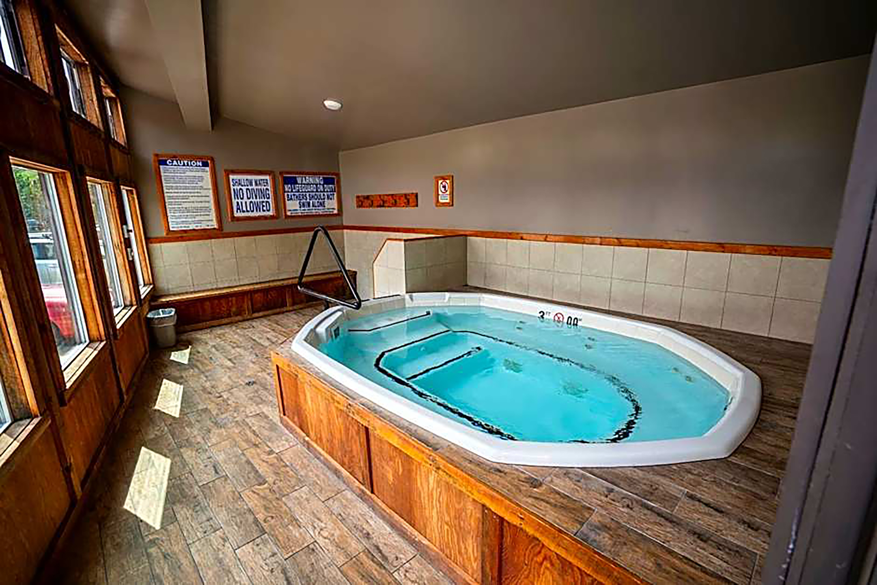 Hot tub at the Red Stone Inn, a Dazzler Select by Wyndham in Moab, Utah