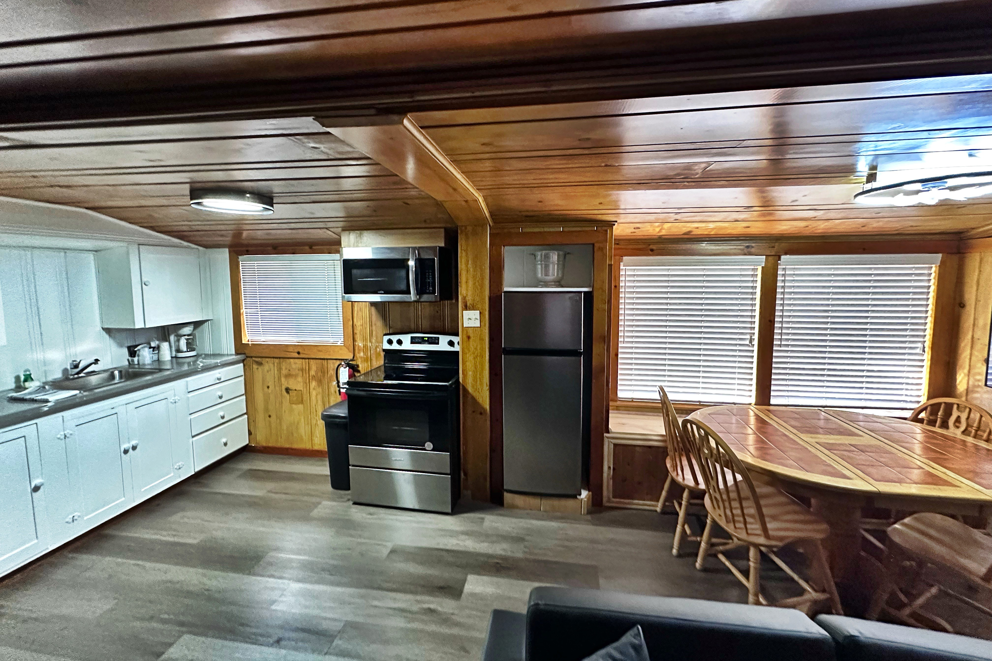 Guest room at the Soap Lake Resort, a Dazzler Select by Wyndham in Soap Lake, Washington