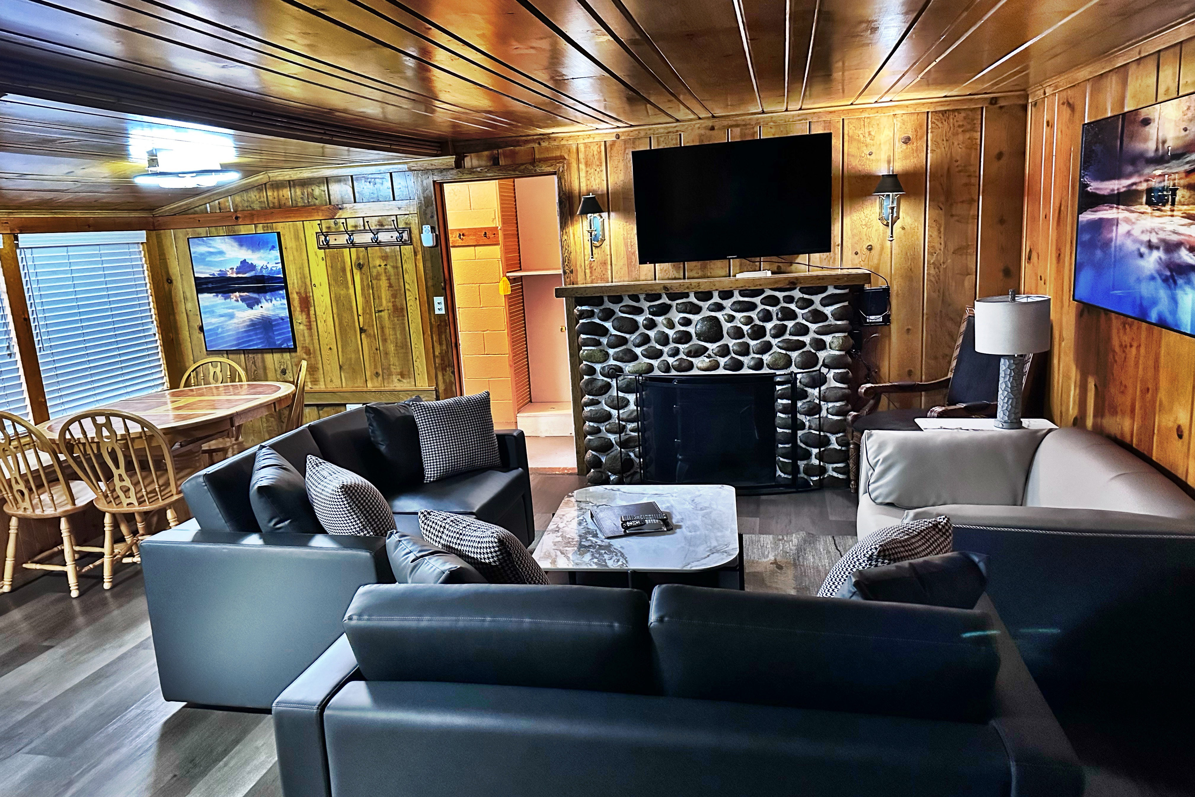 Guest room at the Soap Lake Resort, a Dazzler Select by Wyndham in Soap Lake, Washington