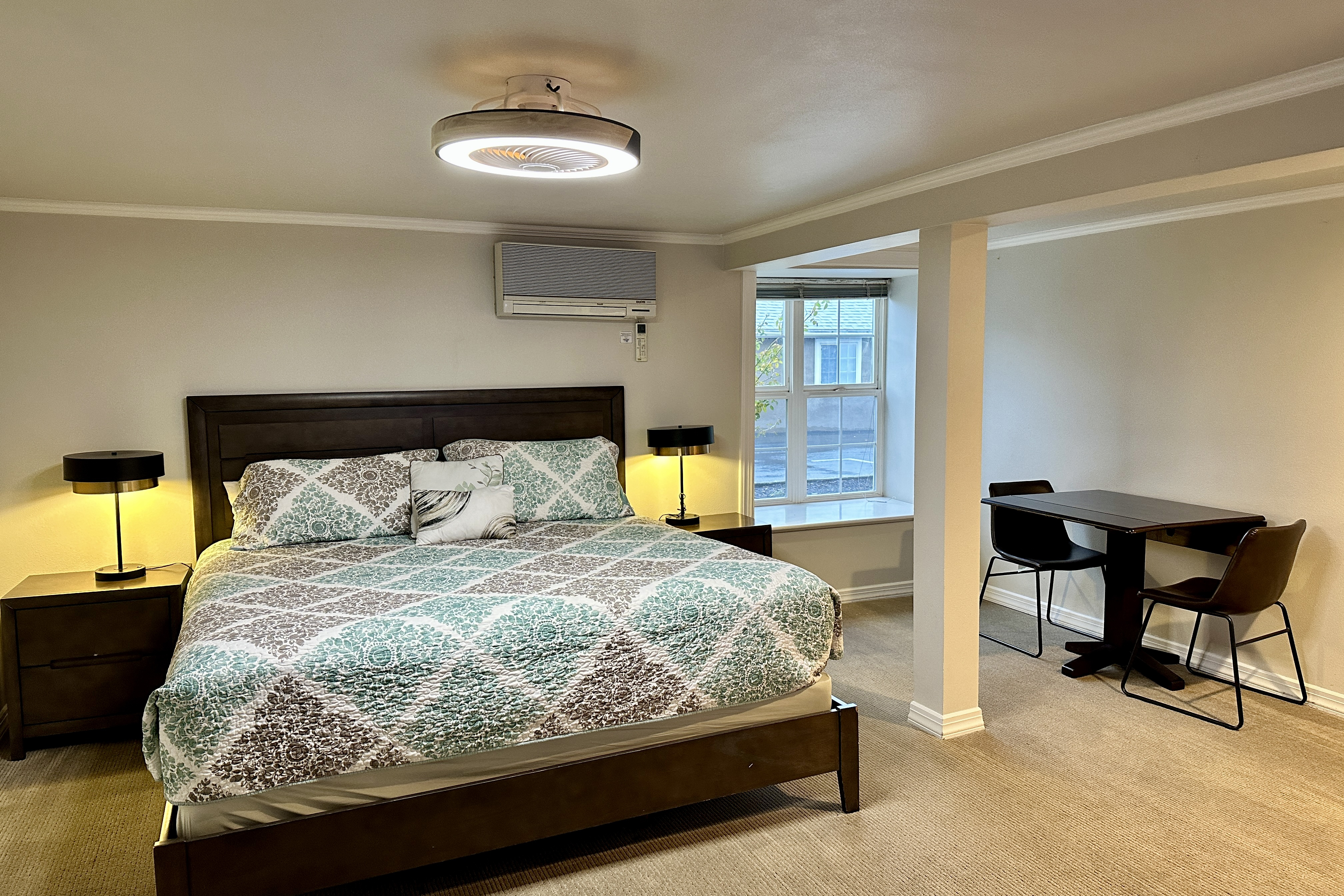 Guest room at the Soap Lake Resort, a Dazzler Select by Wyndham in Soap Lake, Washington
