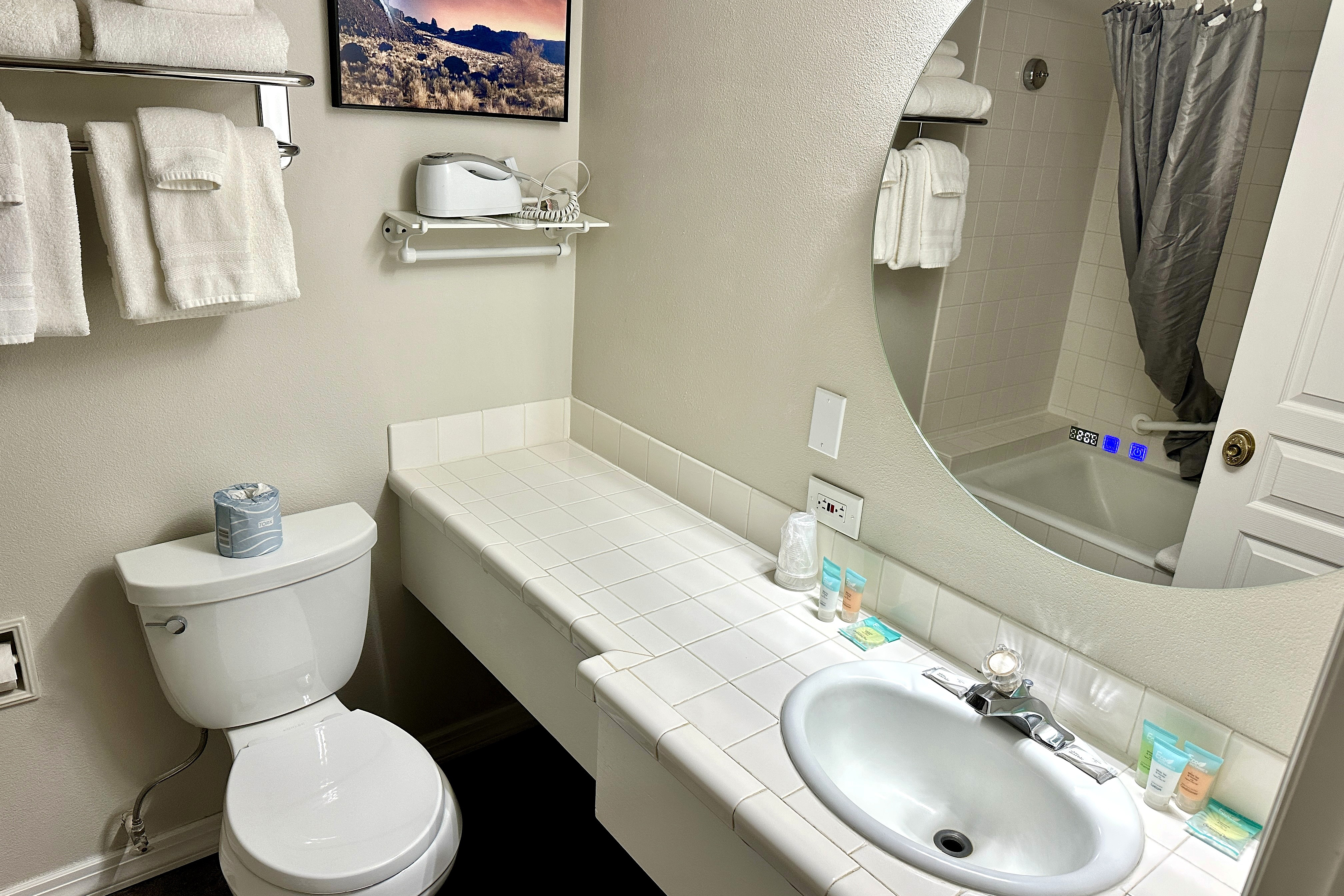 Guest room bath at the Soap Lake Resort, a Dazzler Select by Wyndham in Soap Lake, Washington