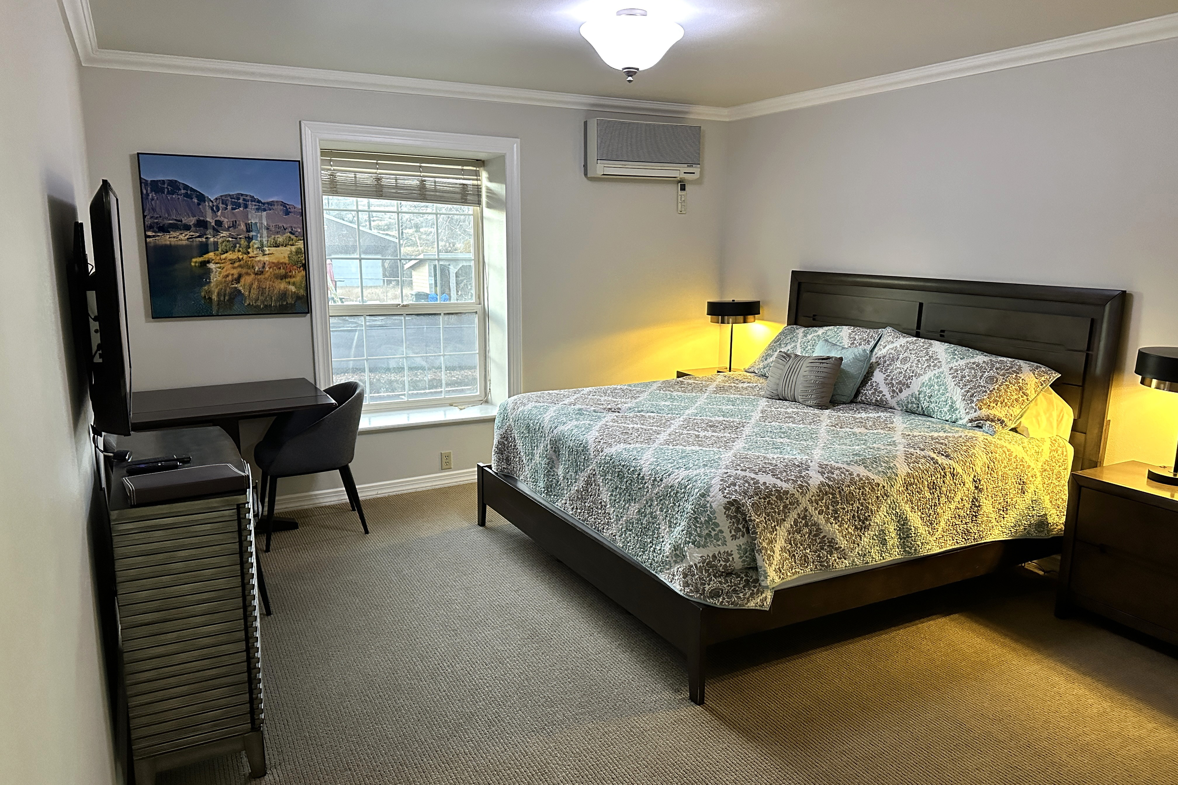 Guest room at the Soap Lake Resort, a Dazzler Select by Wyndham in Soap Lake, Washington
