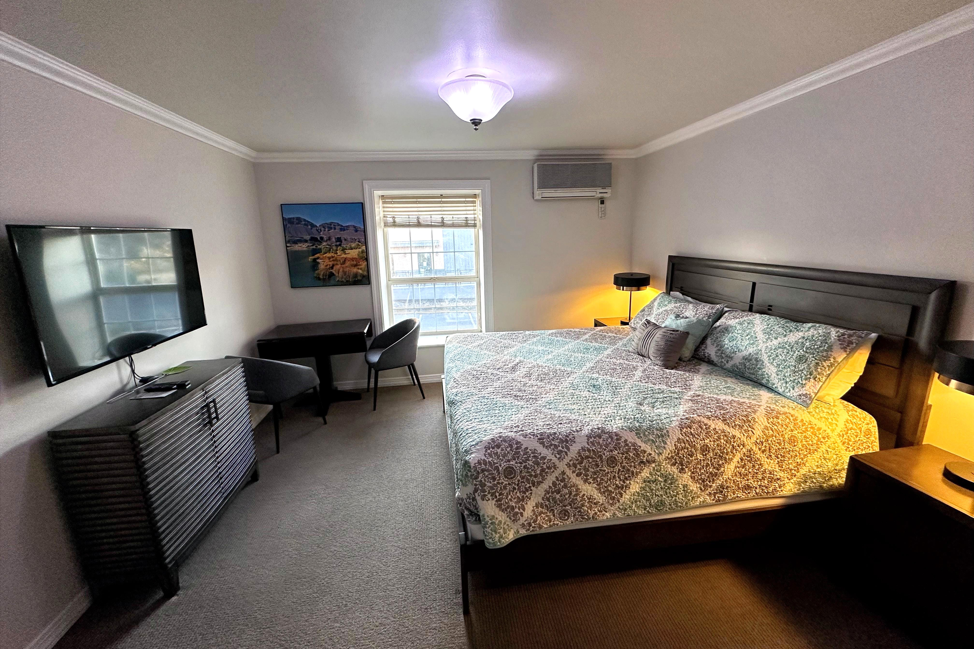 Guest room at the Soap Lake Resort, a Dazzler Select by Wyndham in Soap Lake, Washington