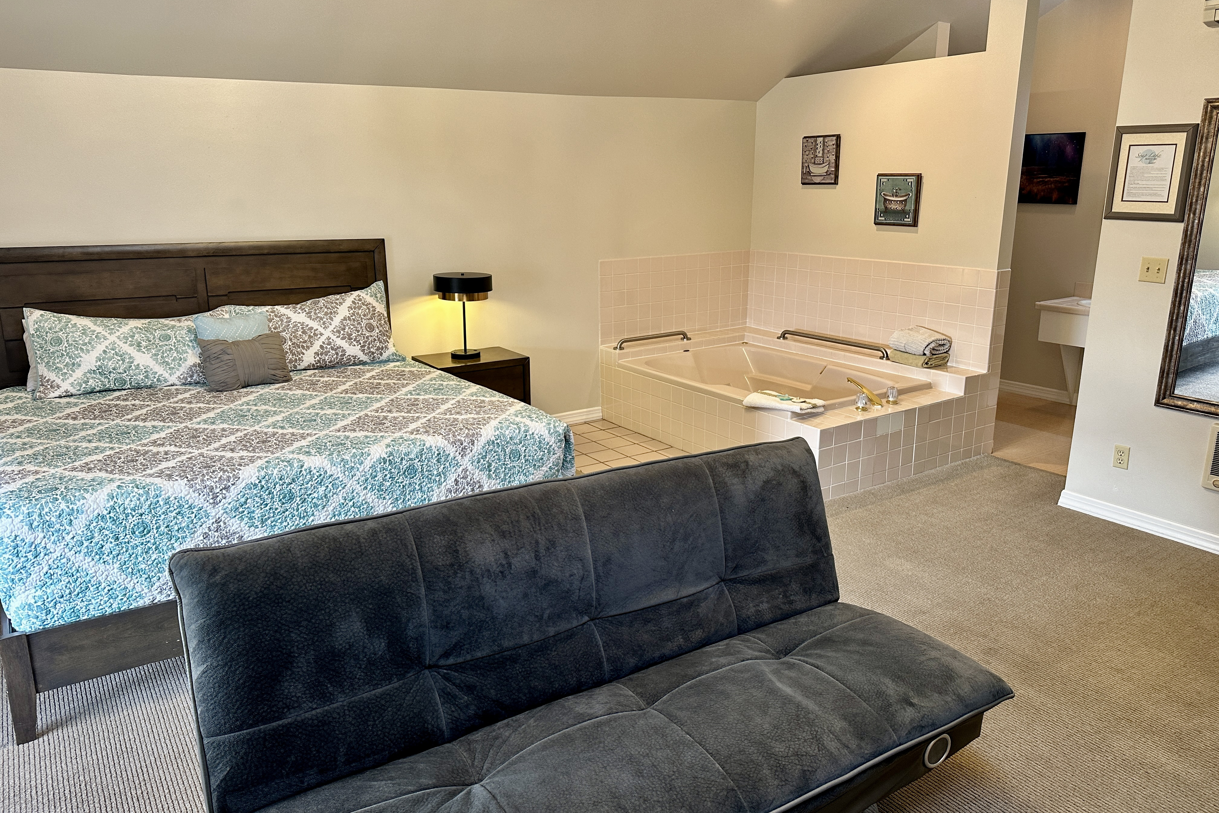Guest room at the Soap Lake Resort, a Dazzler Select by Wyndham in Soap Lake, Washington