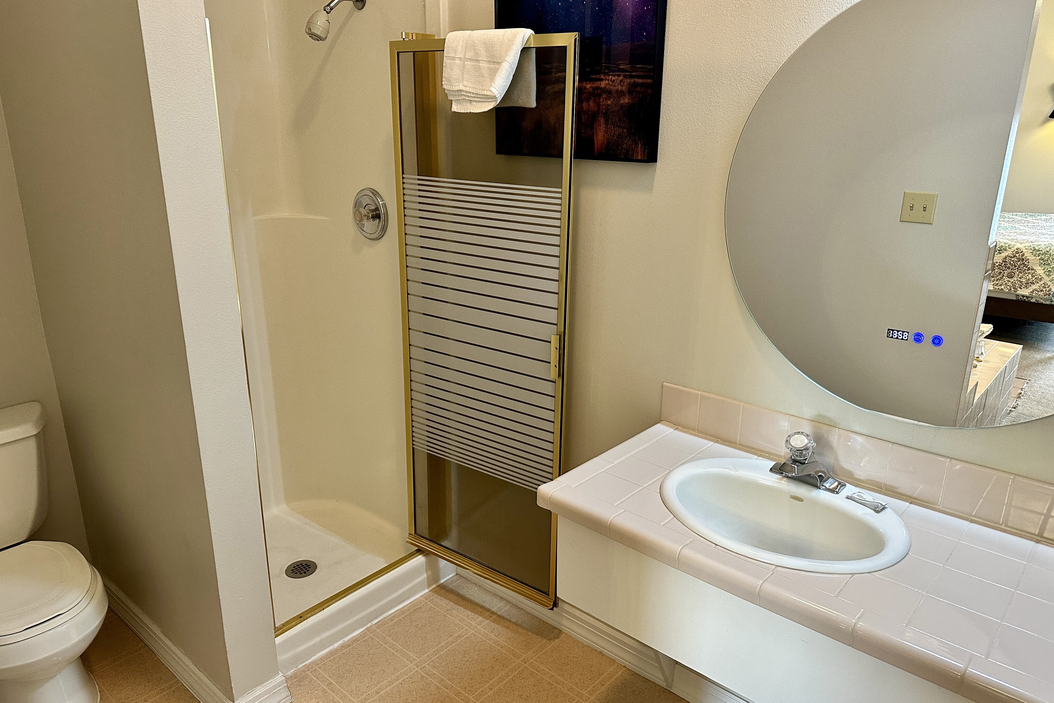 Guest room bath at the Soap Lake Resort, a Dazzler Select by Wyndham in Soap Lake, Washington
