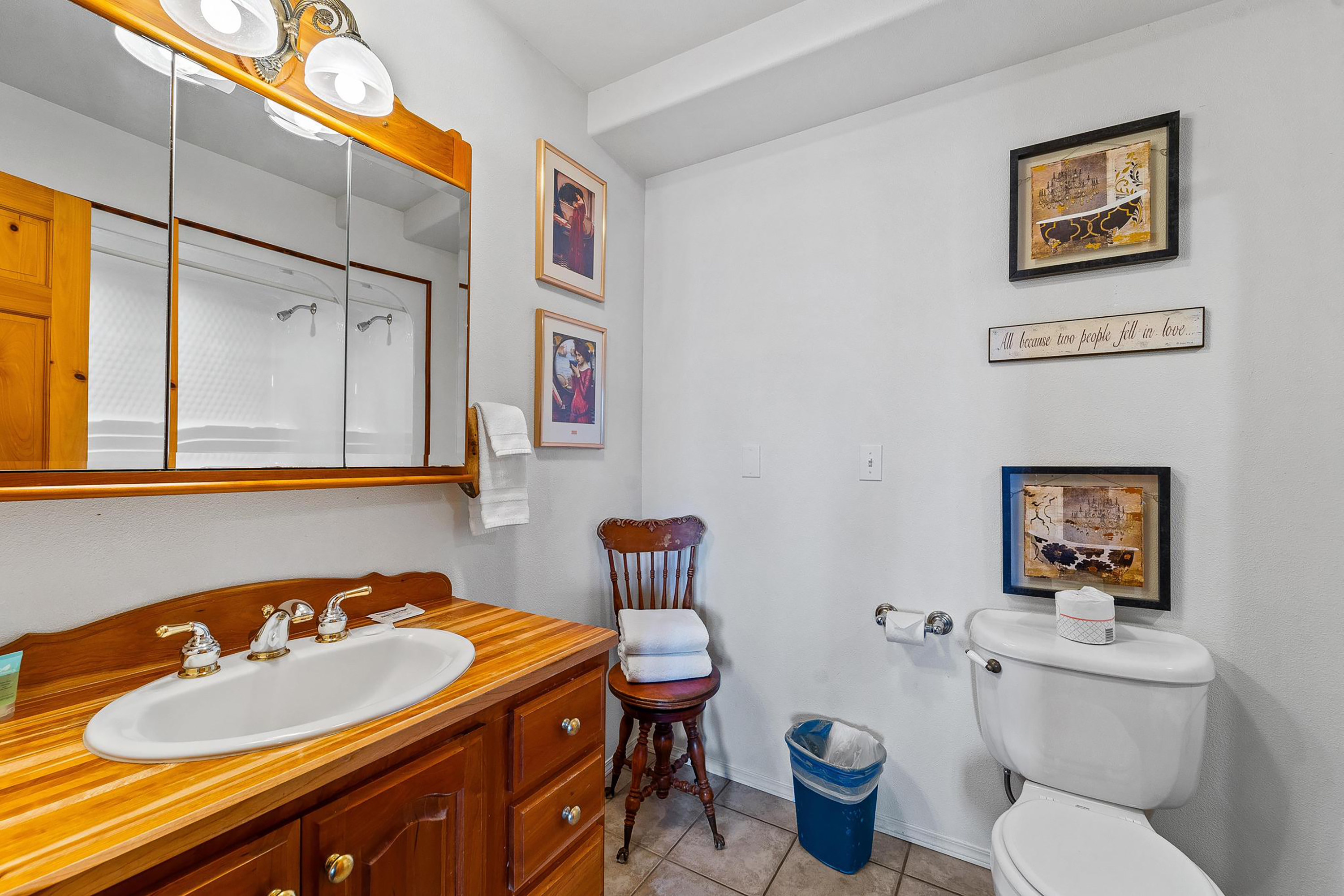 Guest room bath at the Soap Lake Resort, a Dazzler Select by Wyndham in Soap Lake, Washington