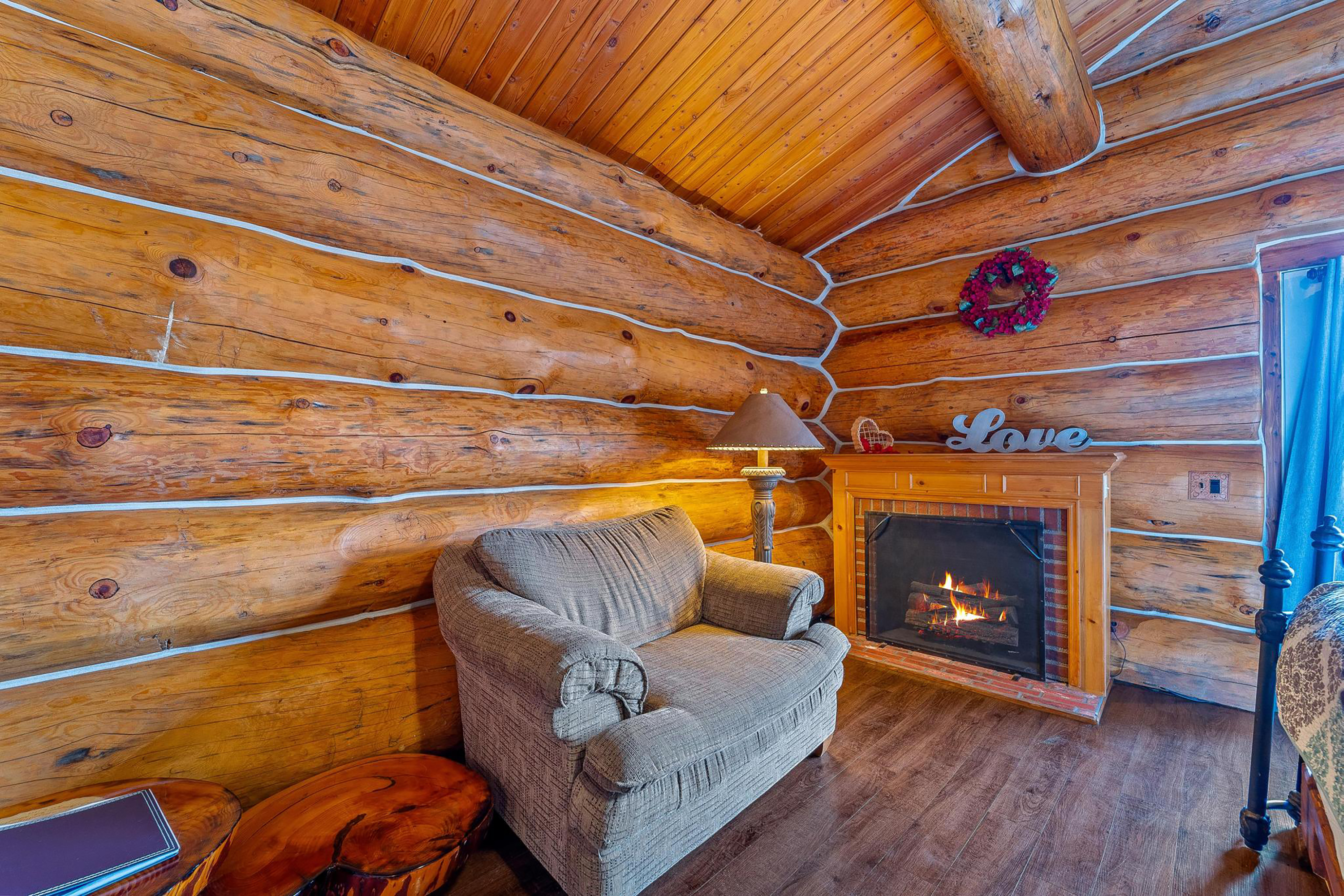 Guest room at the Soap Lake Resort, a Dazzler Select by Wyndham in Soap Lake, Washington