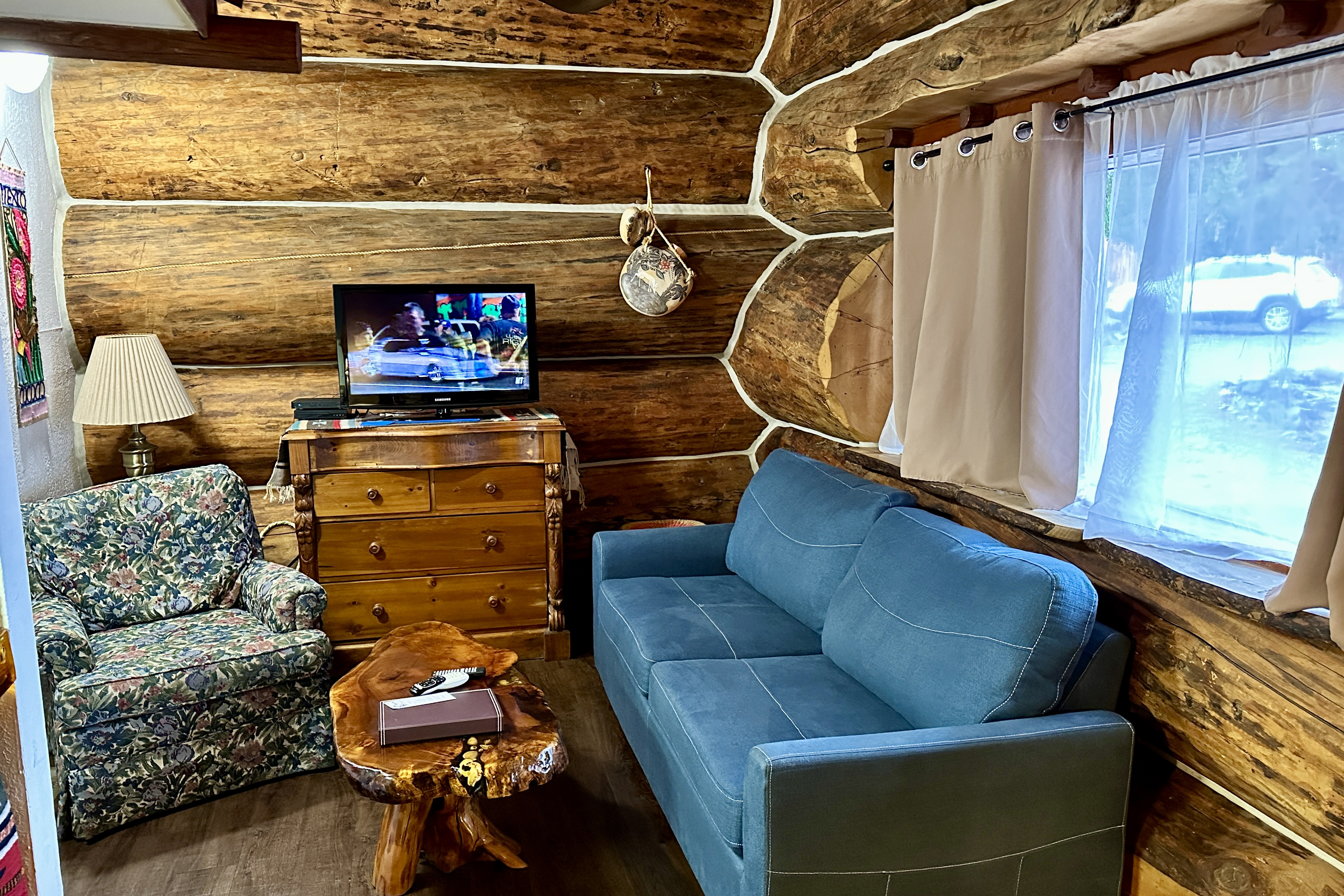 Guest room at the Soap Lake Resort, a Dazzler Select by Wyndham in Soap Lake, Washington