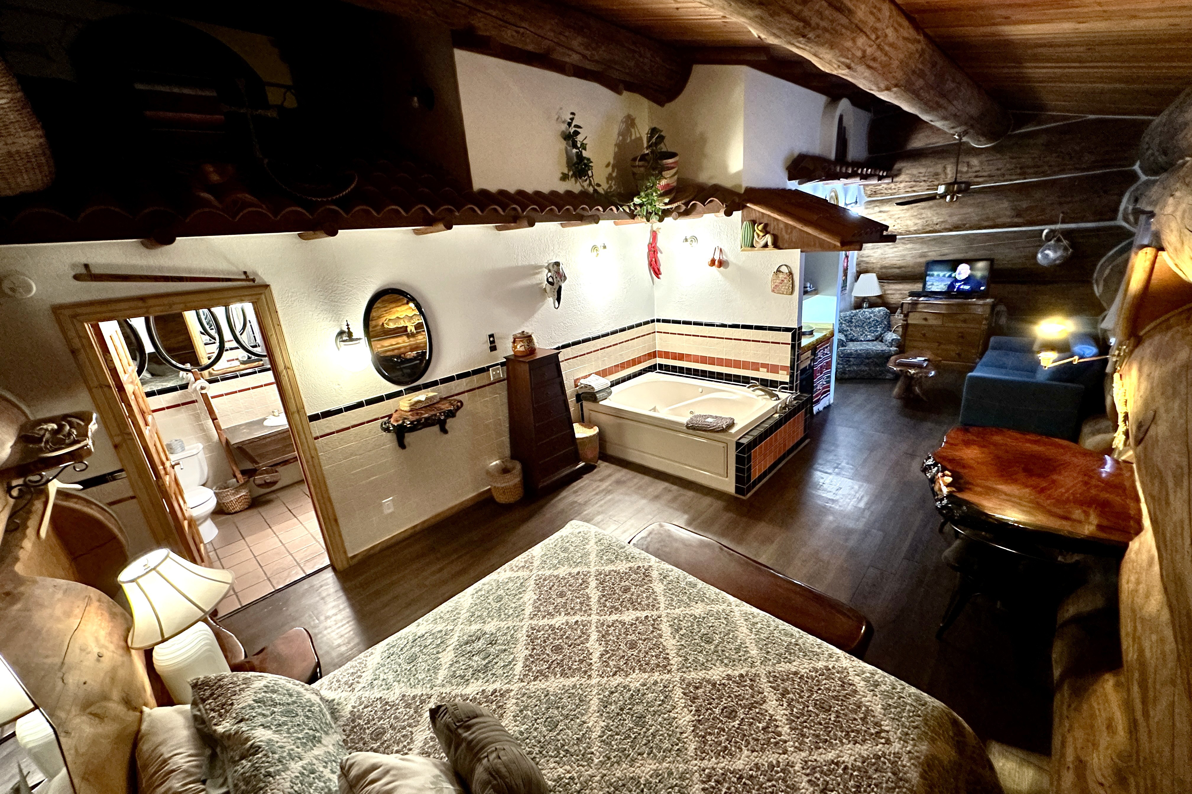 Guest room at the Soap Lake Resort, a Dazzler Select by Wyndham in Soap Lake, Washington