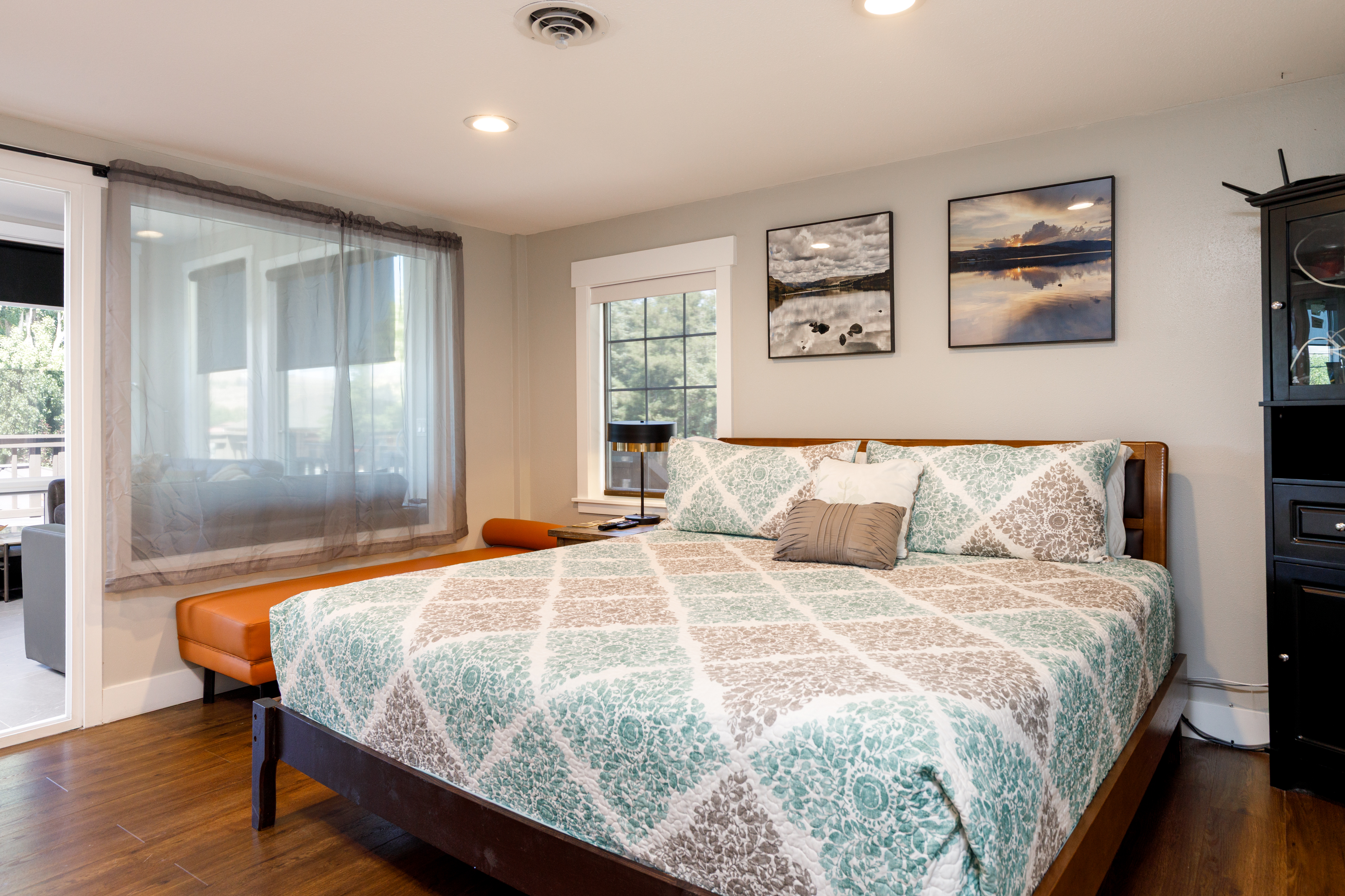 Guest room at the Soap Lake Resort, a Dazzler Select by Wyndham in Soap Lake, Washington