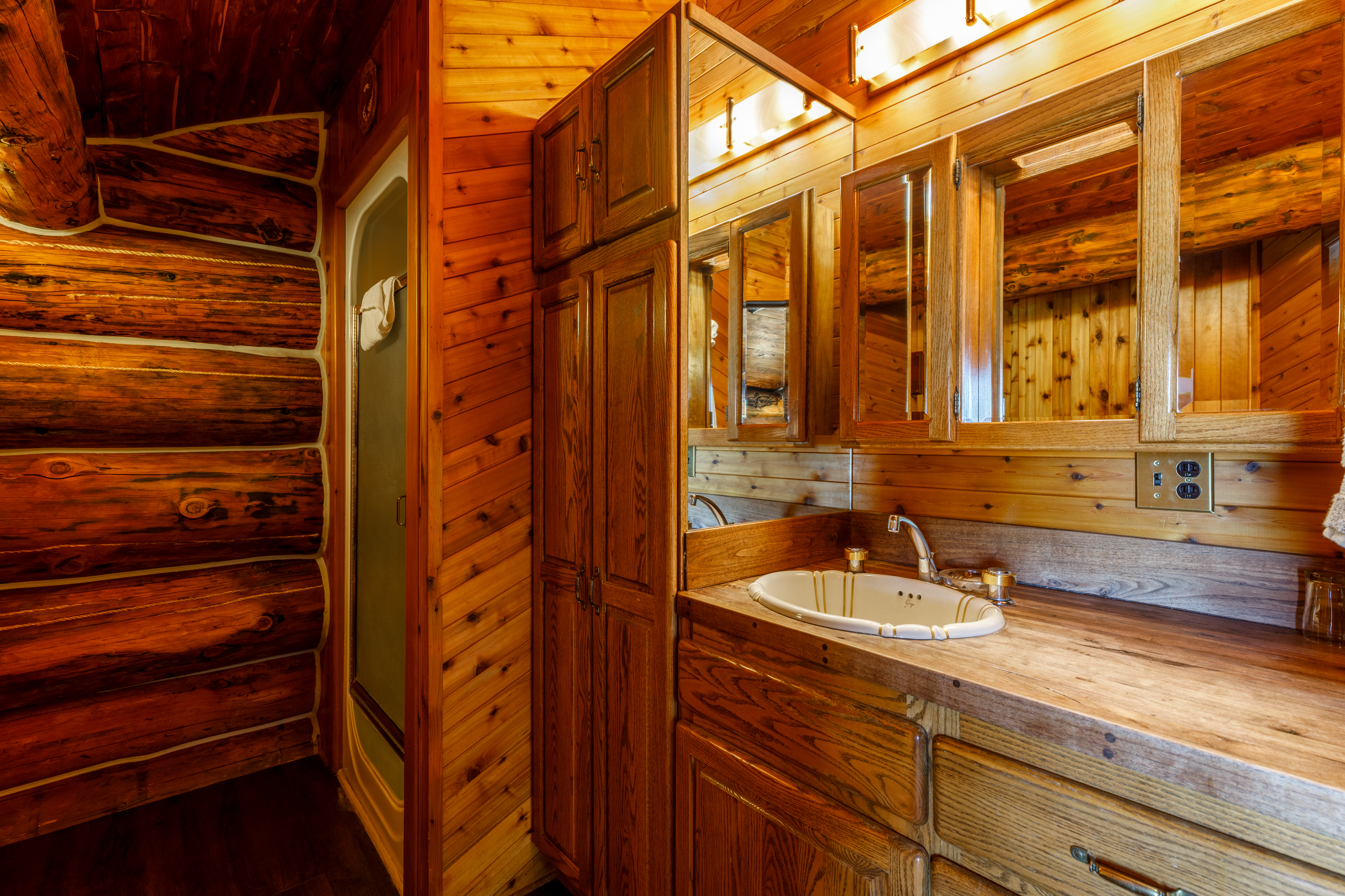 Guest room at the Soap Lake Resort, a Dazzler Select by Wyndham in Soap Lake, Washington