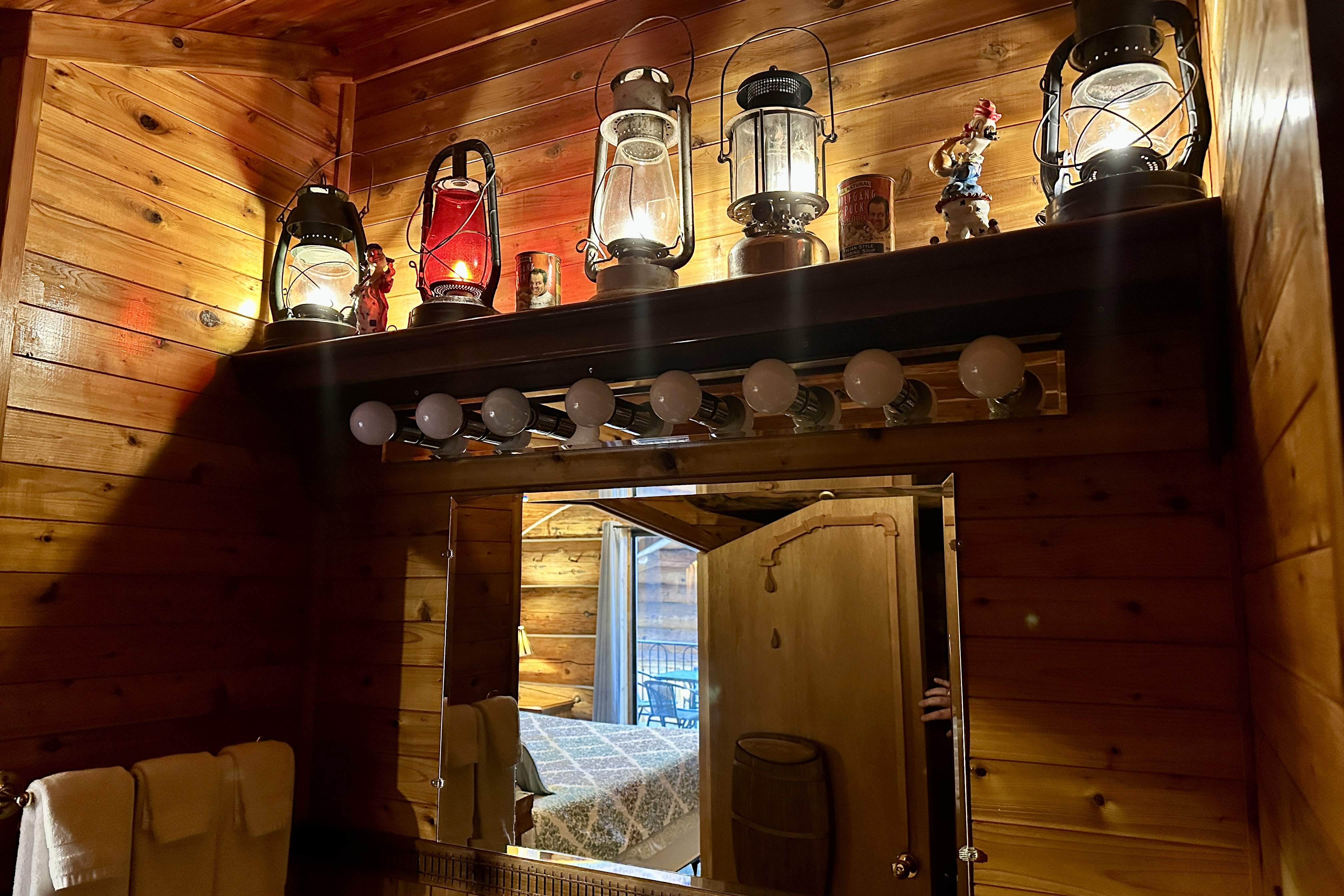 Guest room at the Soap Lake Resort, a Dazzler Select by Wyndham in Soap Lake, Washington