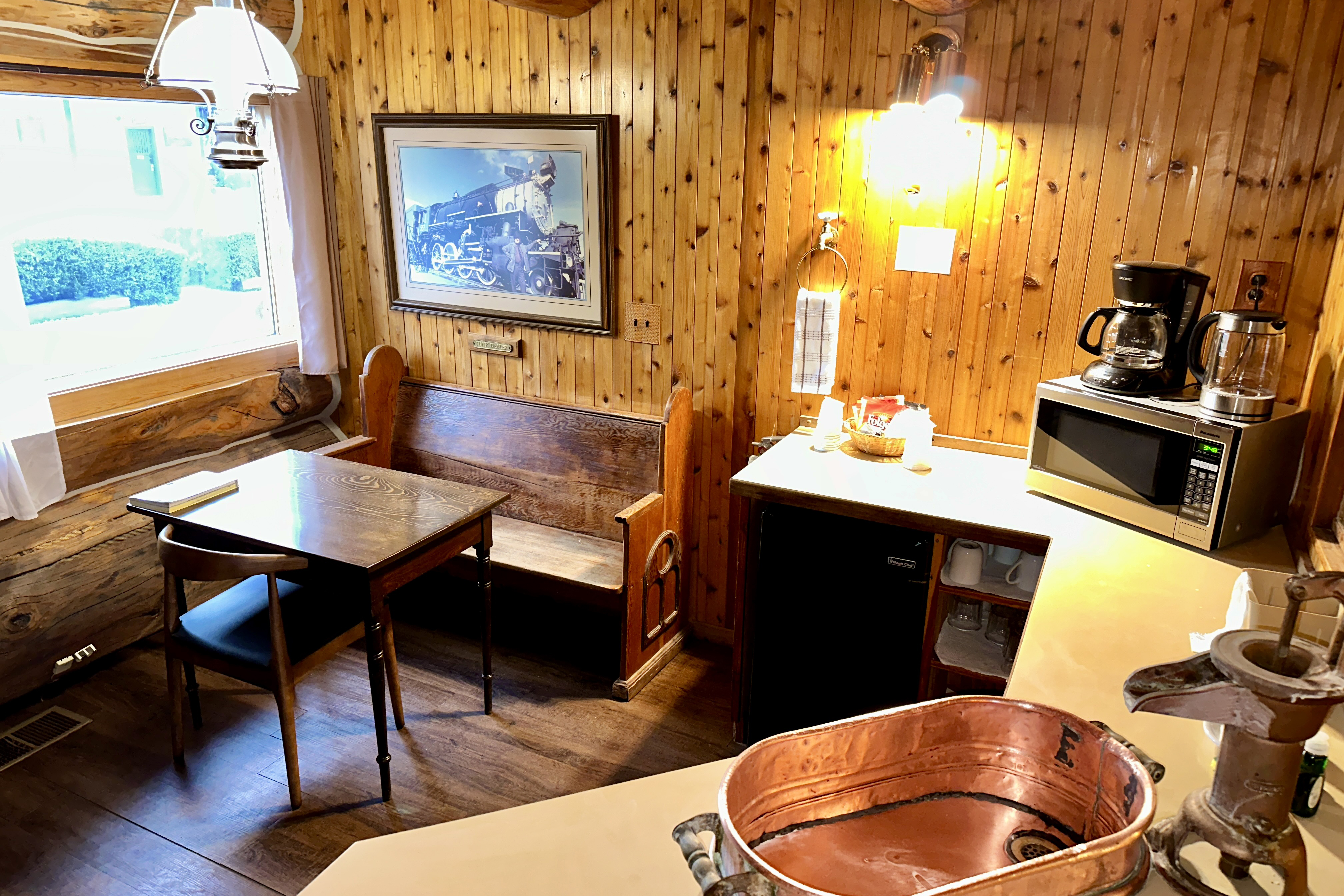 Guest room at the Soap Lake Resort, a Dazzler Select by Wyndham in Soap Lake, Washington