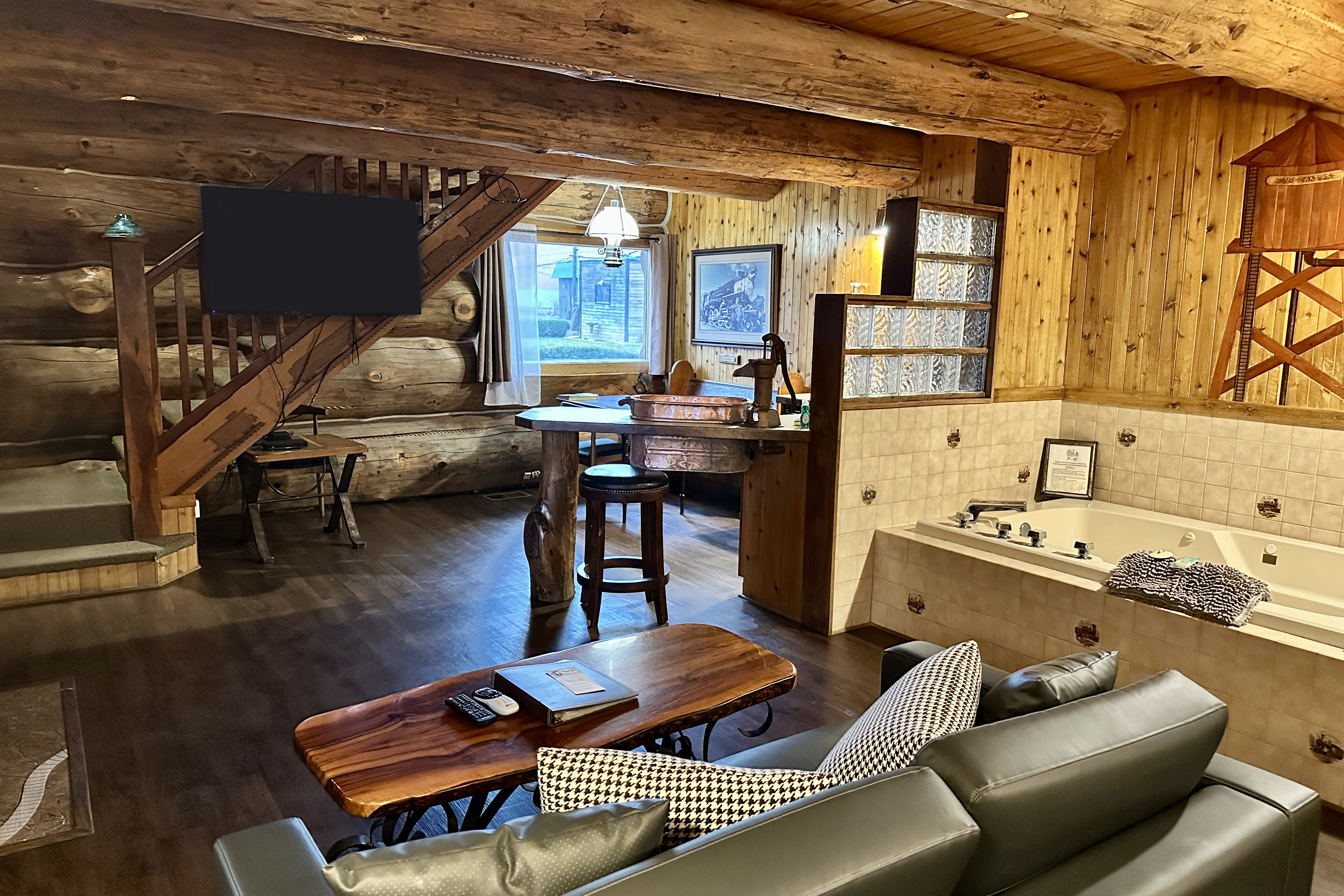 Guest room at the Soap Lake Resort, a Dazzler Select by Wyndham in Soap Lake, Washington