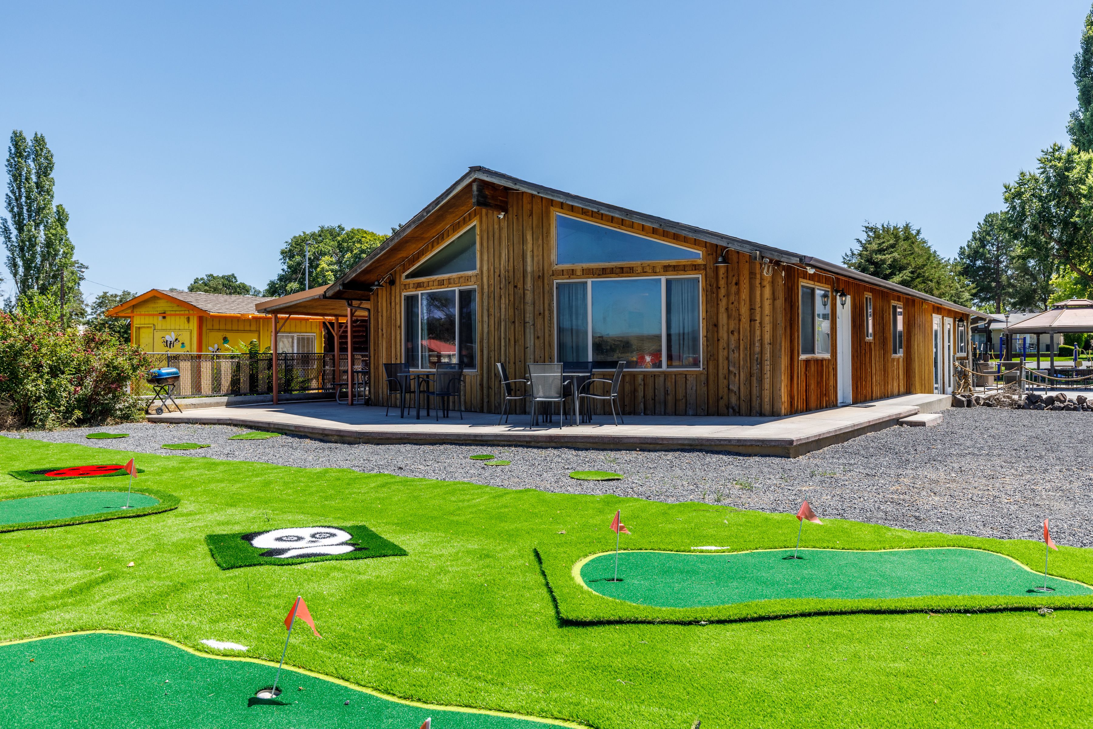Guest room at the Soap Lake Resort, a Dazzler Select by Wyndham in Soap Lake, Washington