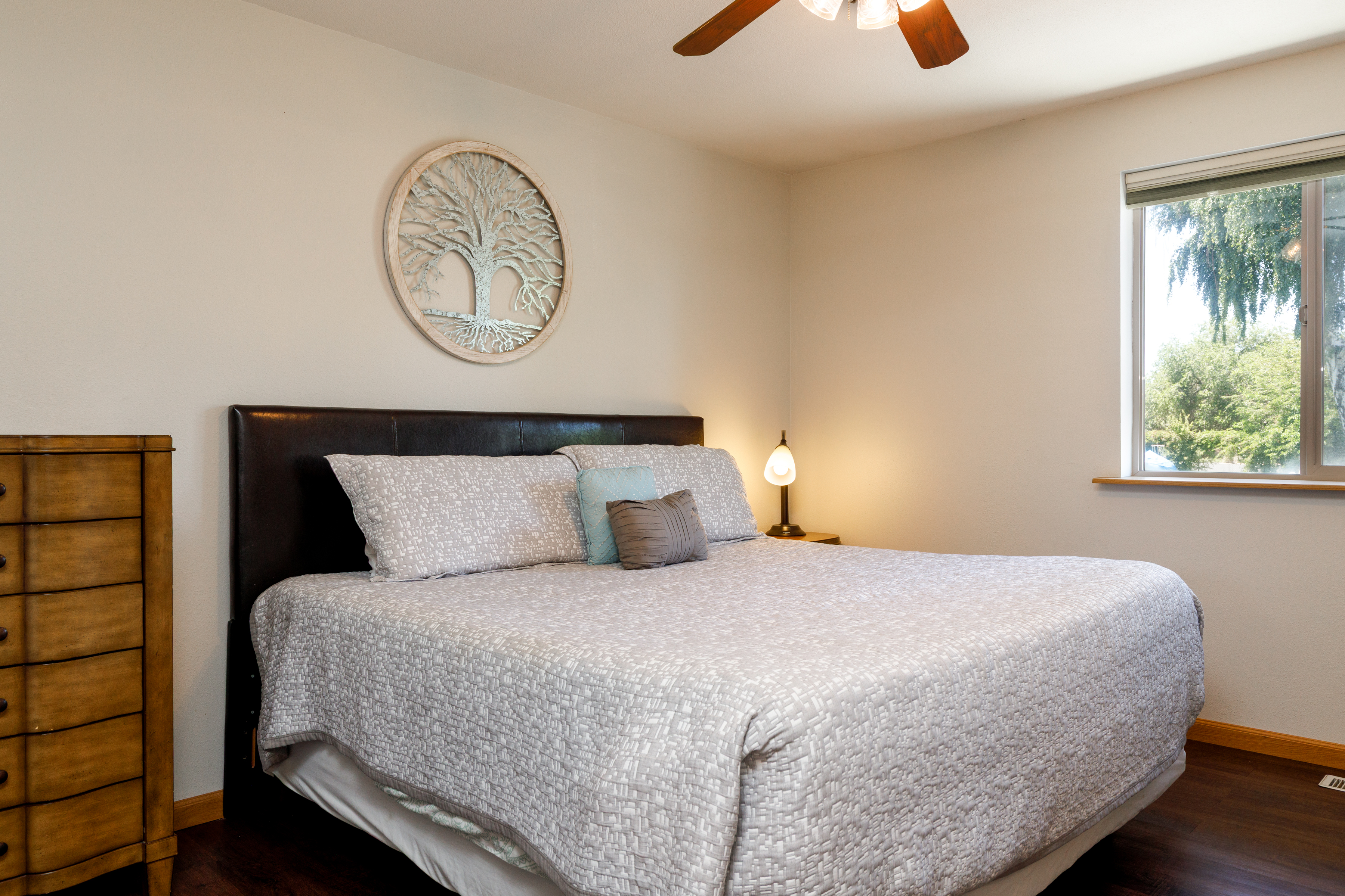 Guest room at the Soap Lake Resort, a Dazzler Select by Wyndham in Soap Lake, Washington