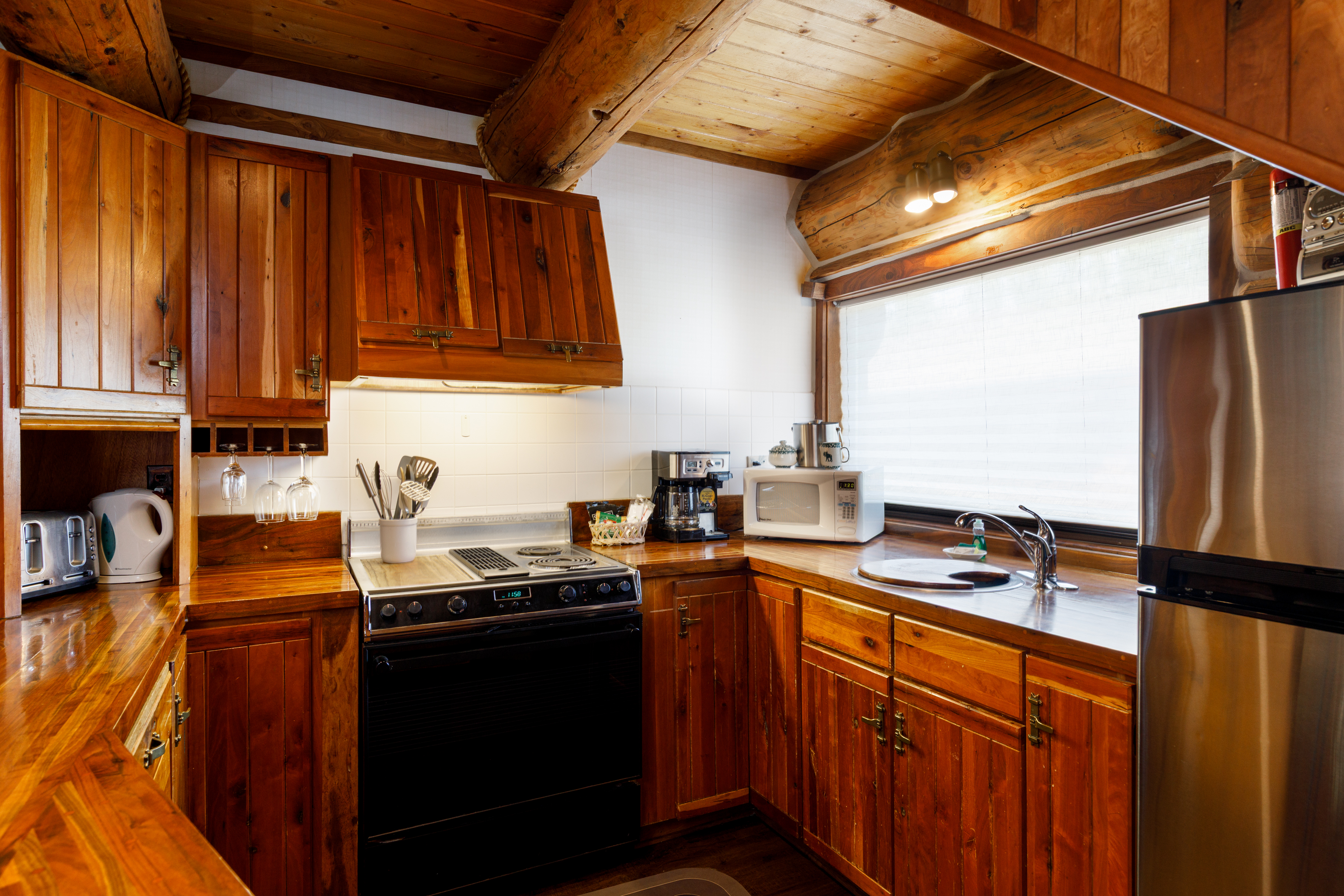 Guest room at the Soap Lake Resort, a Dazzler Select by Wyndham in Soap Lake, Washington