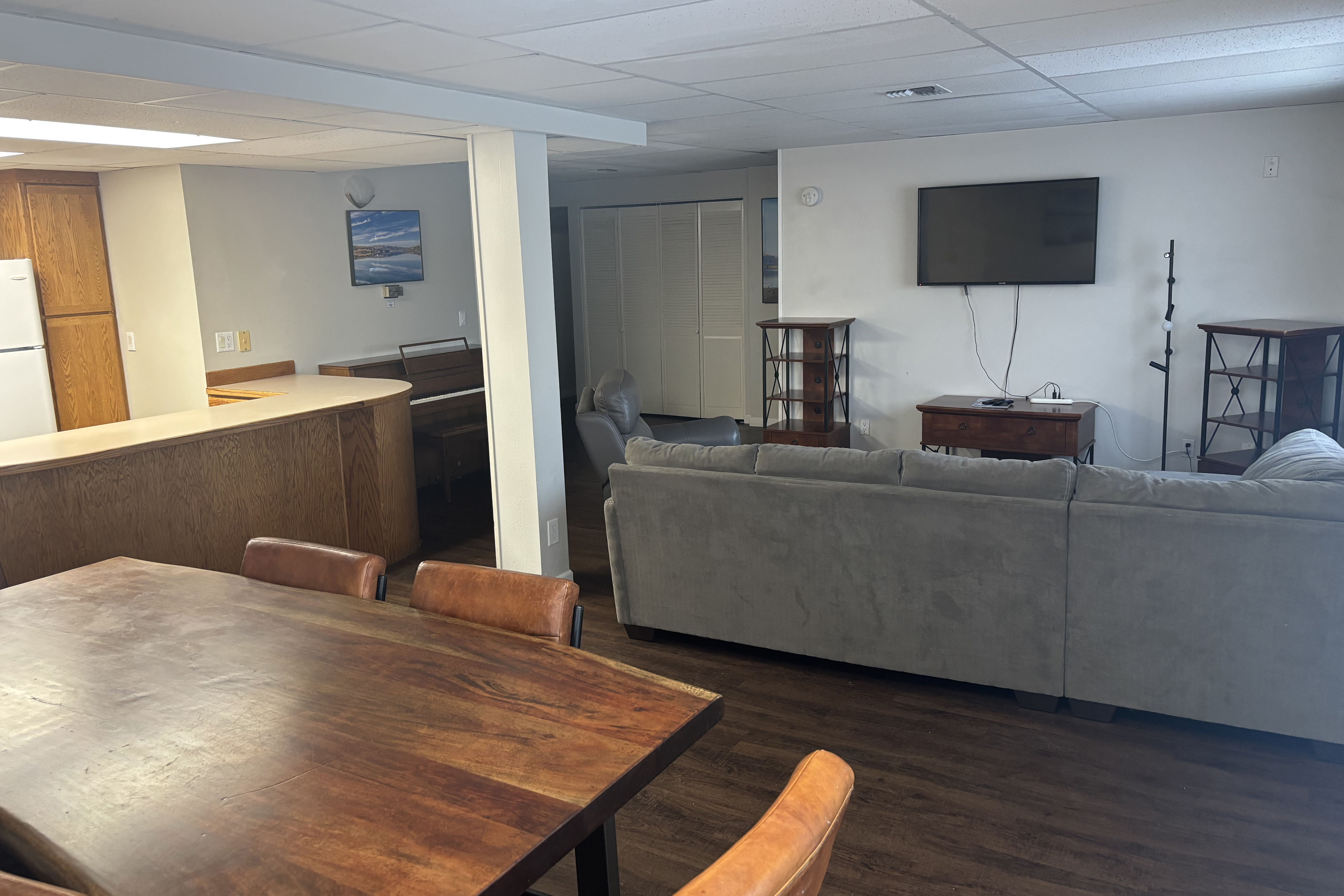 Guest room at the Soap Lake Resort, a Dazzler Select by Wyndham in Soap Lake, Washington