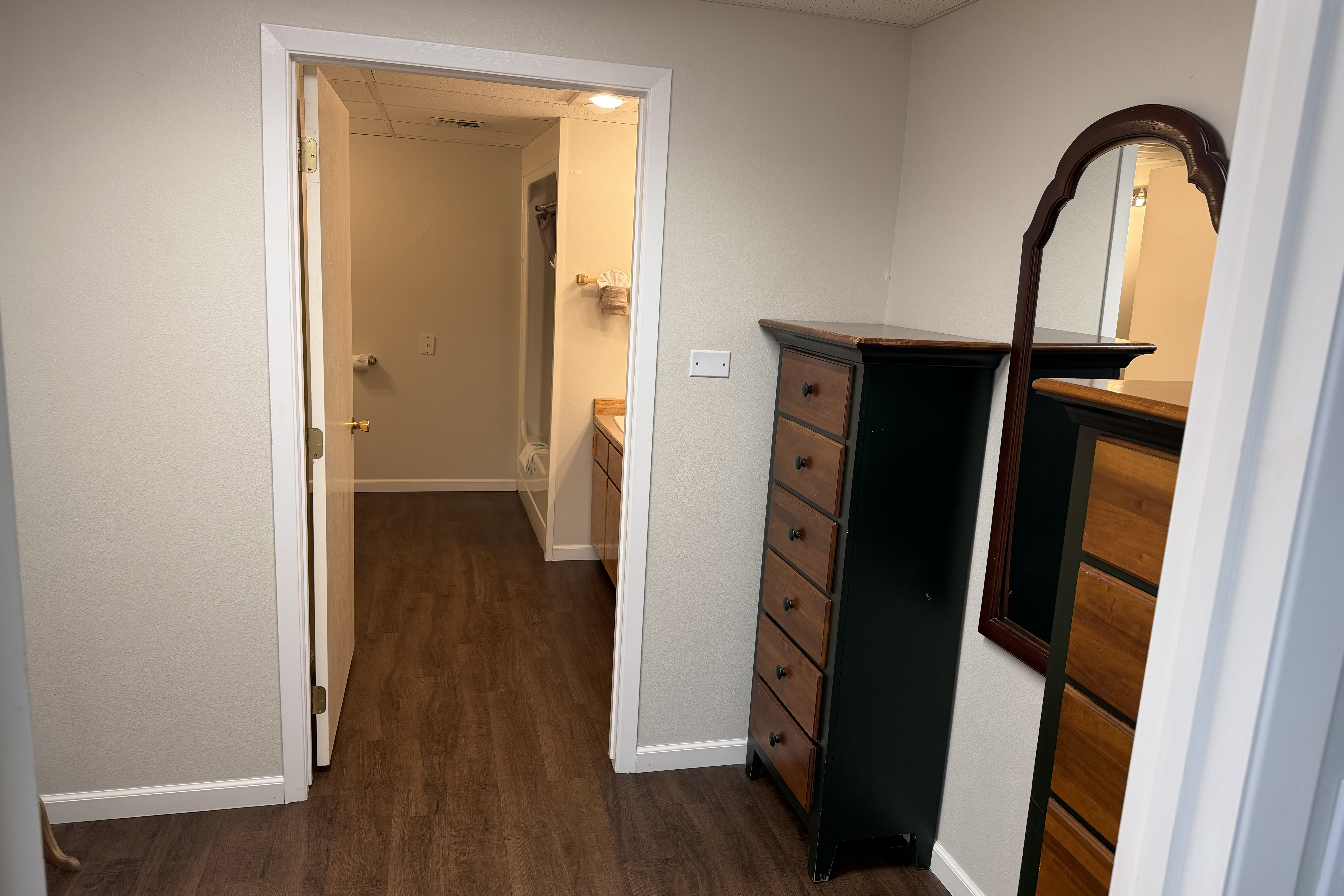 Guest room at the Soap Lake Resort, a Dazzler Select by Wyndham in Soap Lake, Washington