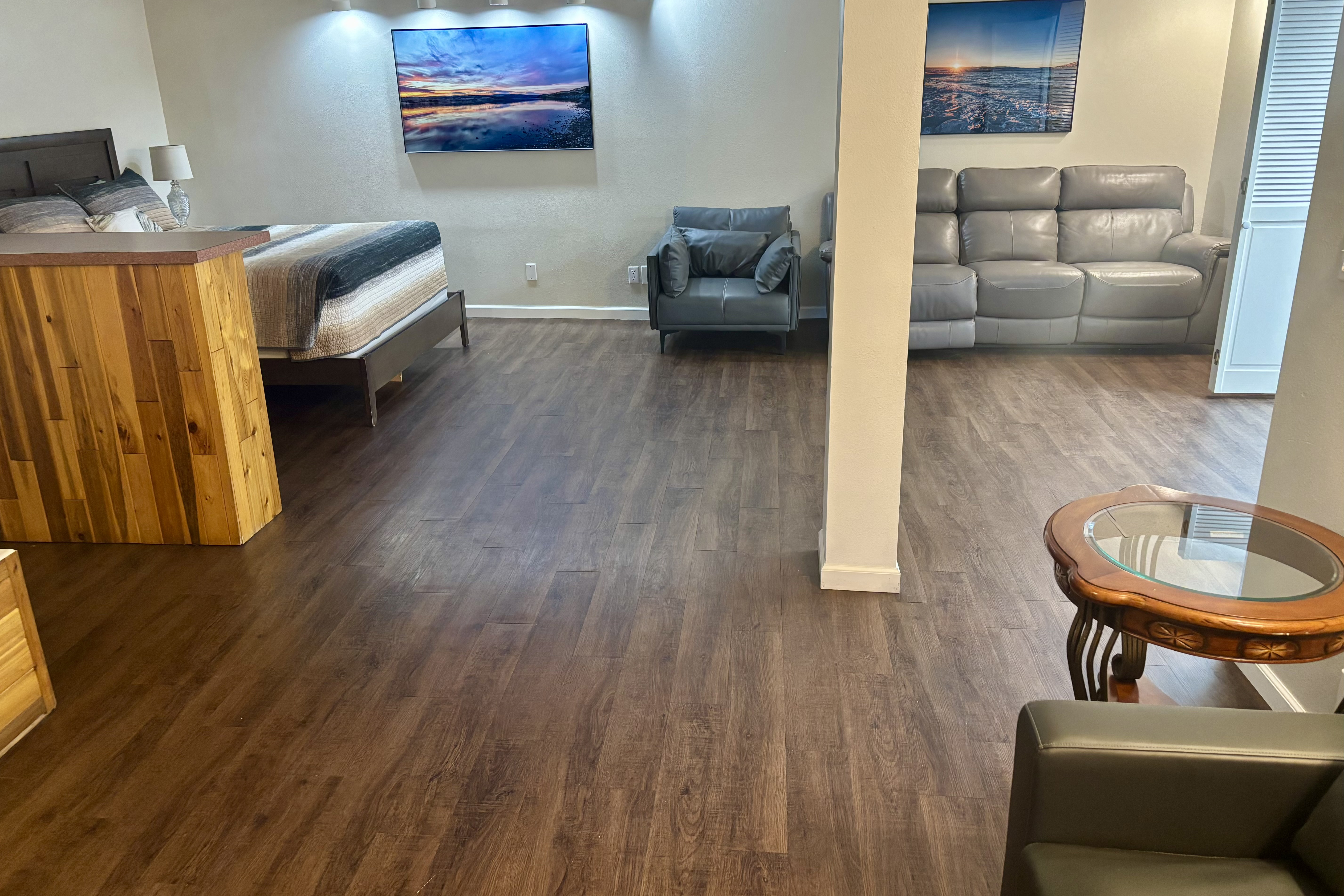 Guest room at the Soap Lake Resort, a Dazzler Select by Wyndham in Soap Lake, Washington