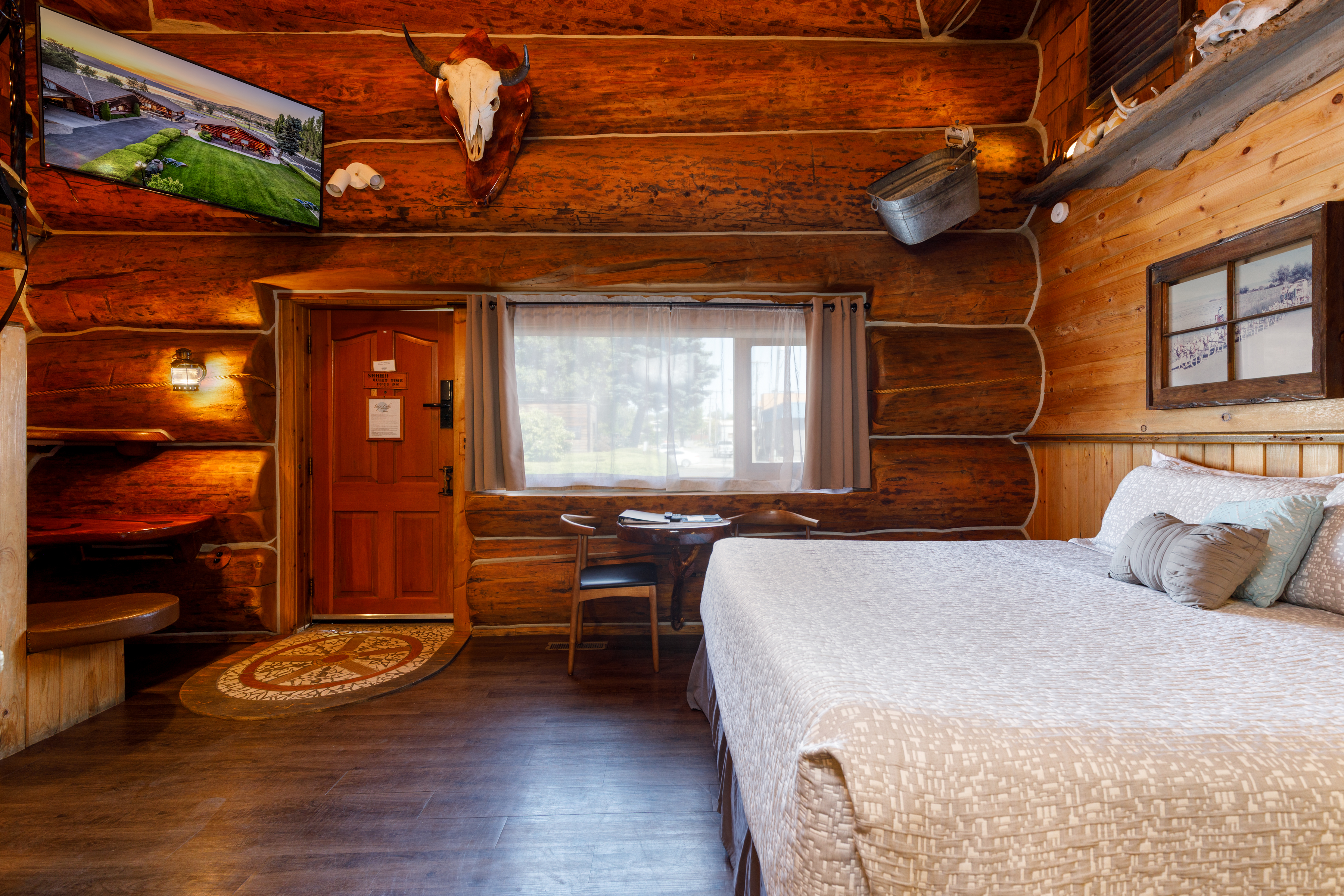 Guest room at the Soap Lake Resort, a Dazzler Select by Wyndham in Soap Lake, Washington
