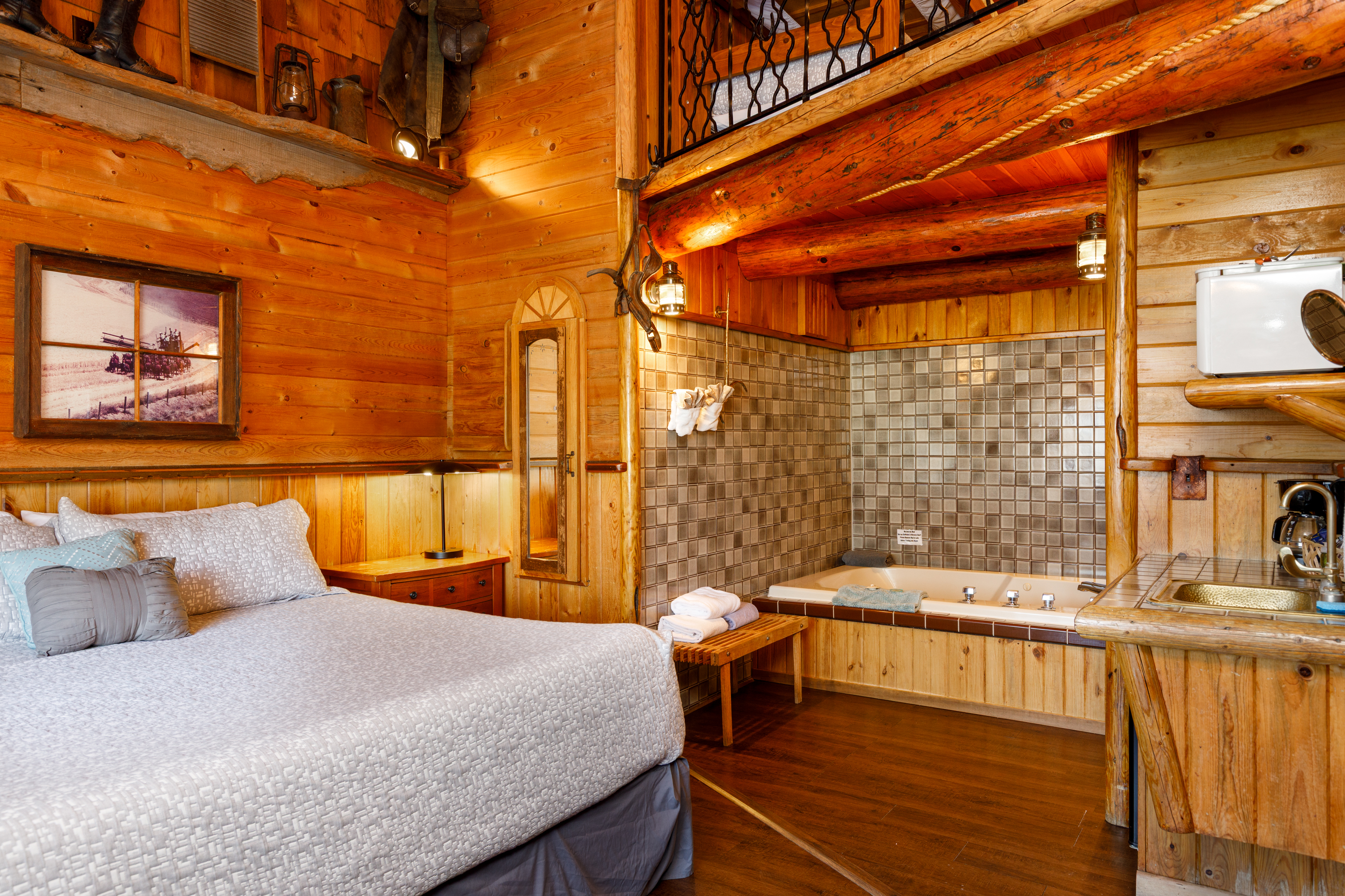 Guest room at the Soap Lake Resort, a Dazzler Select by Wyndham in Soap Lake, Washington